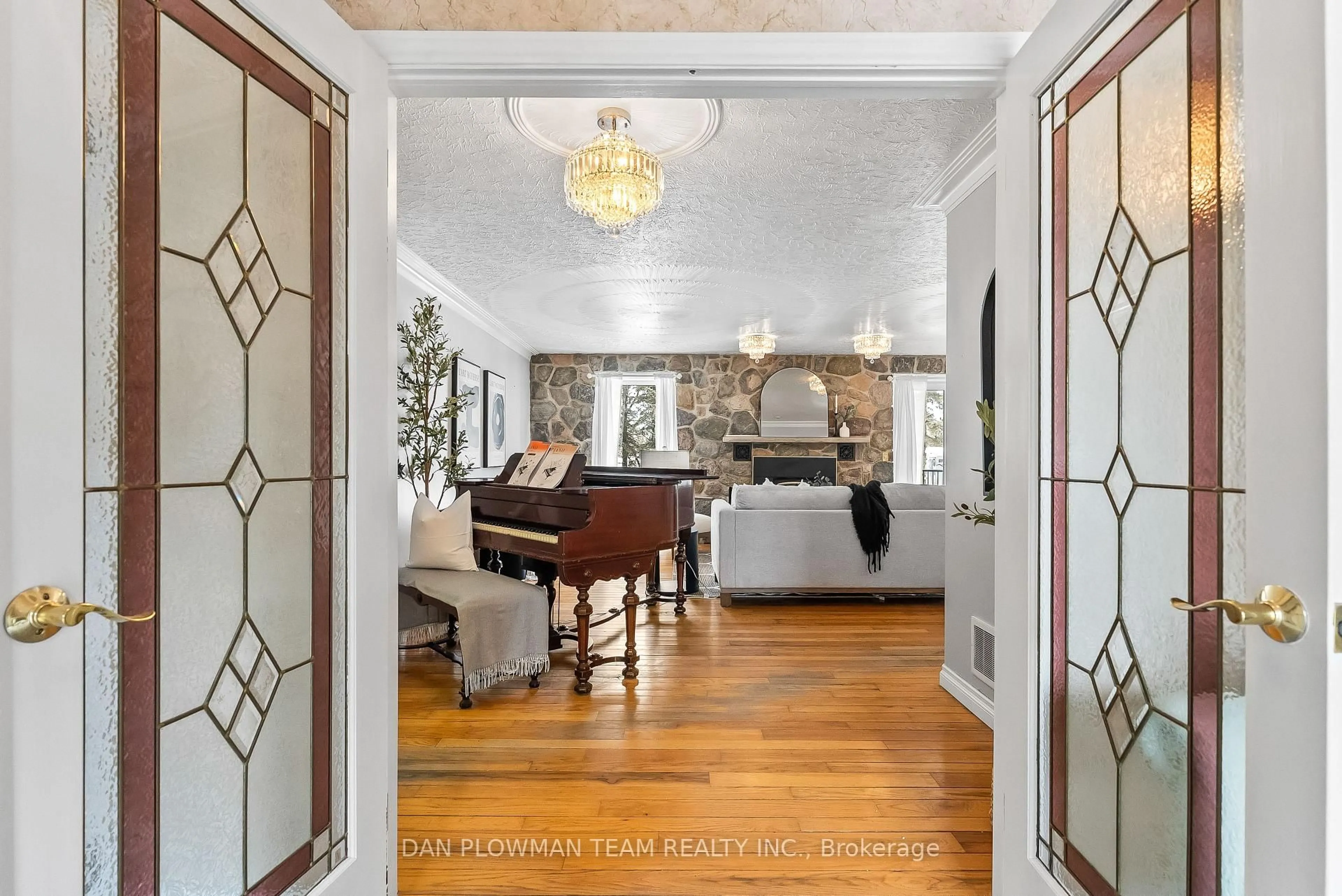 Indoor entryway for 1902 Concession 9 Rd, Clarington Ontario L0B 1B0