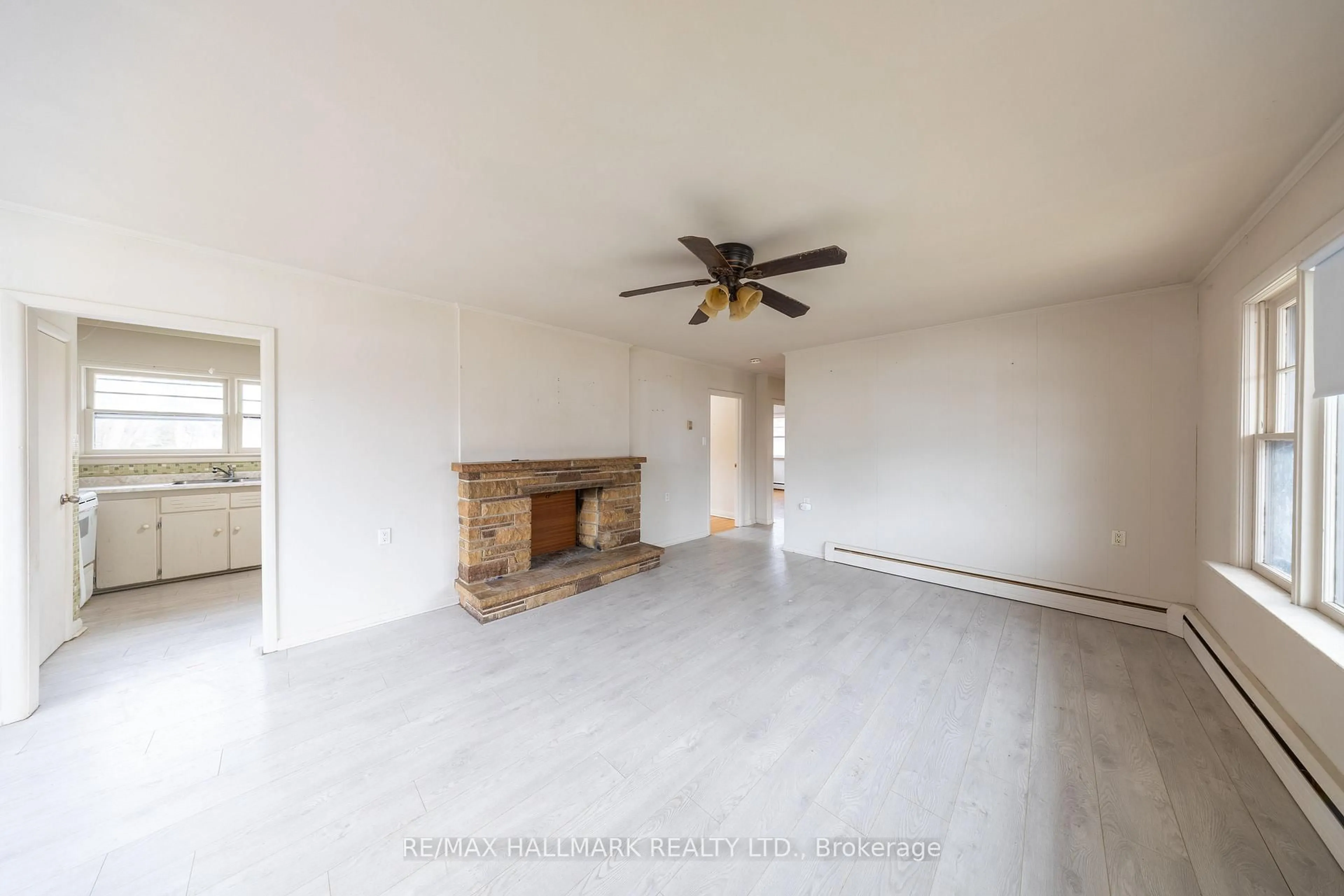 A pic of a room for 1911 Glenview Rd, Pickering Ontario L1V 1W9