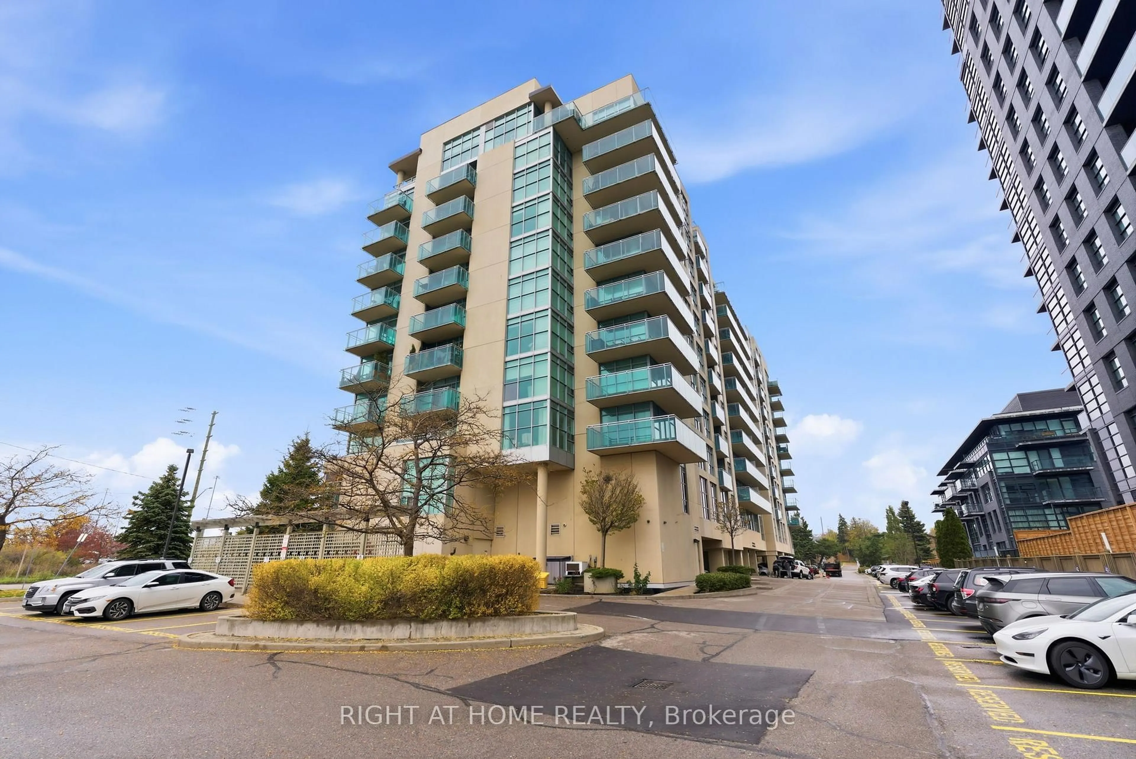 Unknown for 1600 Charles St #711, Whitby Ontario L1N 0G4