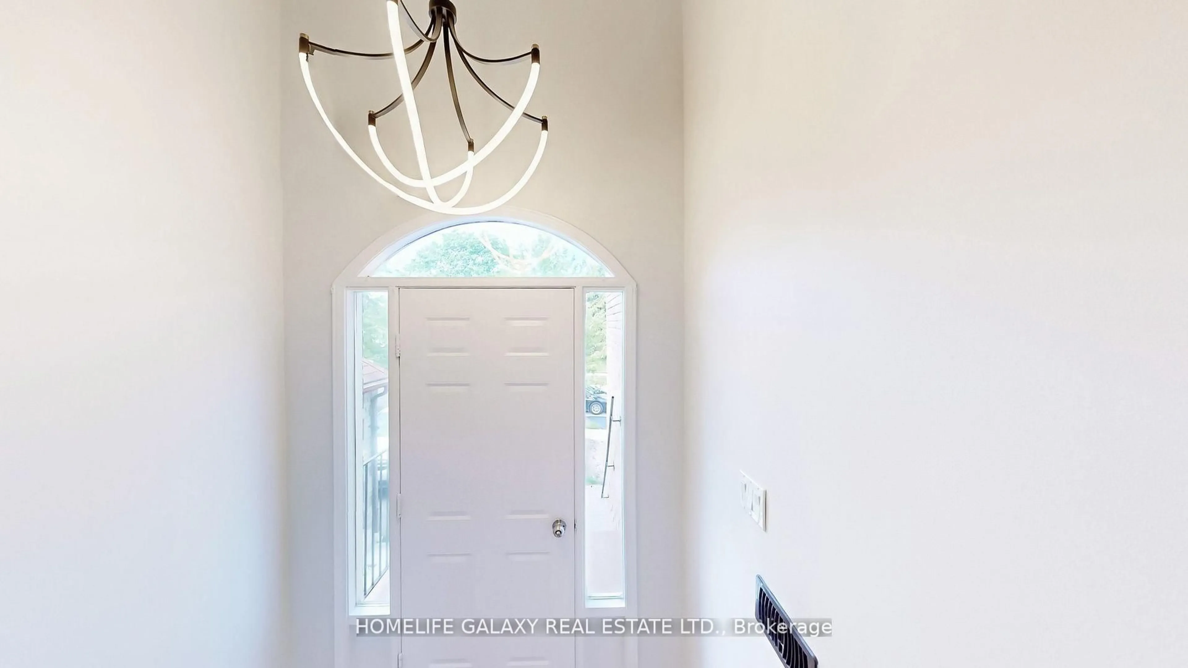 Indoor entryway for 1882 Shadybrook Dr, Pickering Ontario L1V 3A8