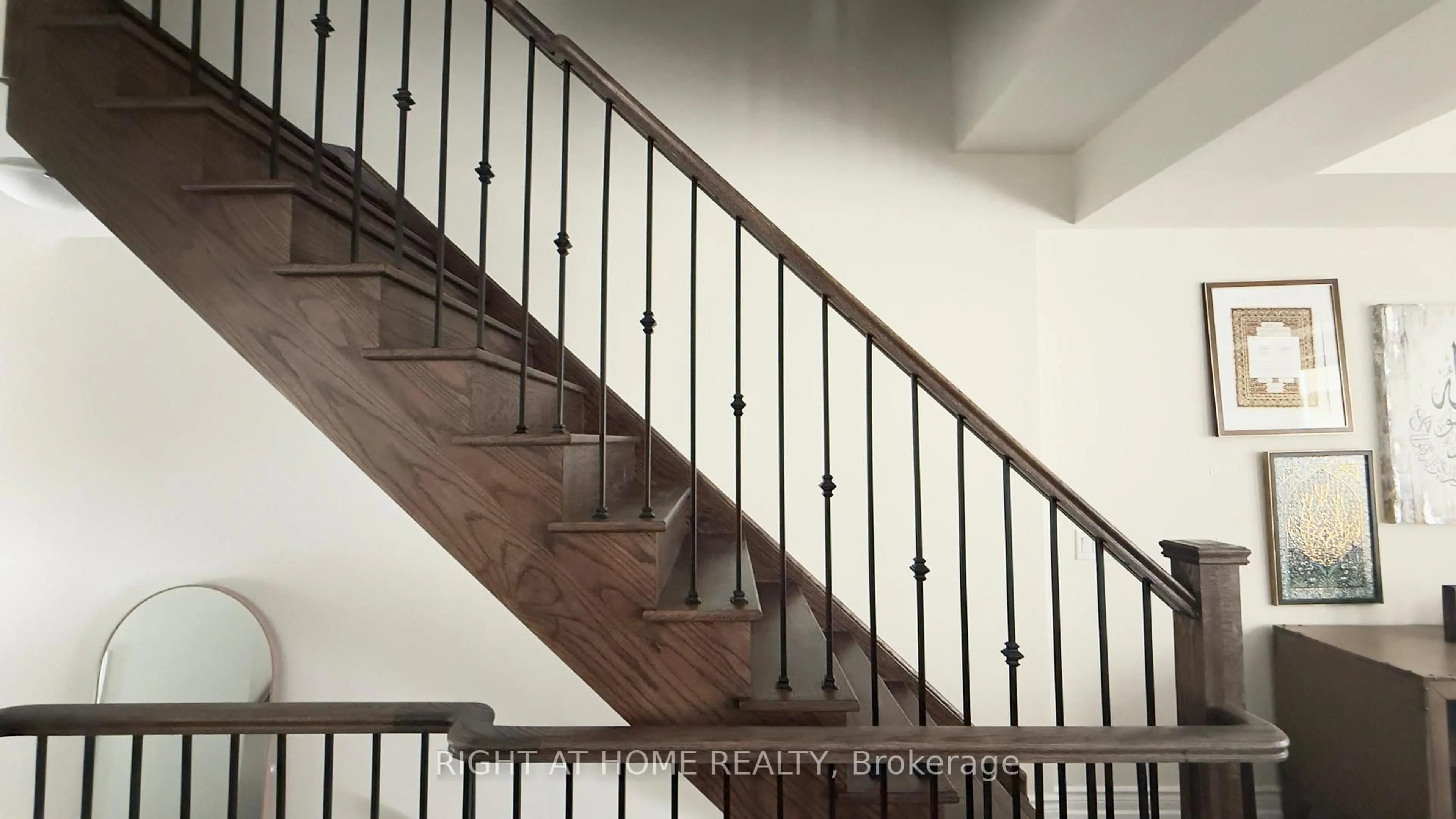 Stairs for 89 Dorian Dr, Whitby Ontario L1P 0C8