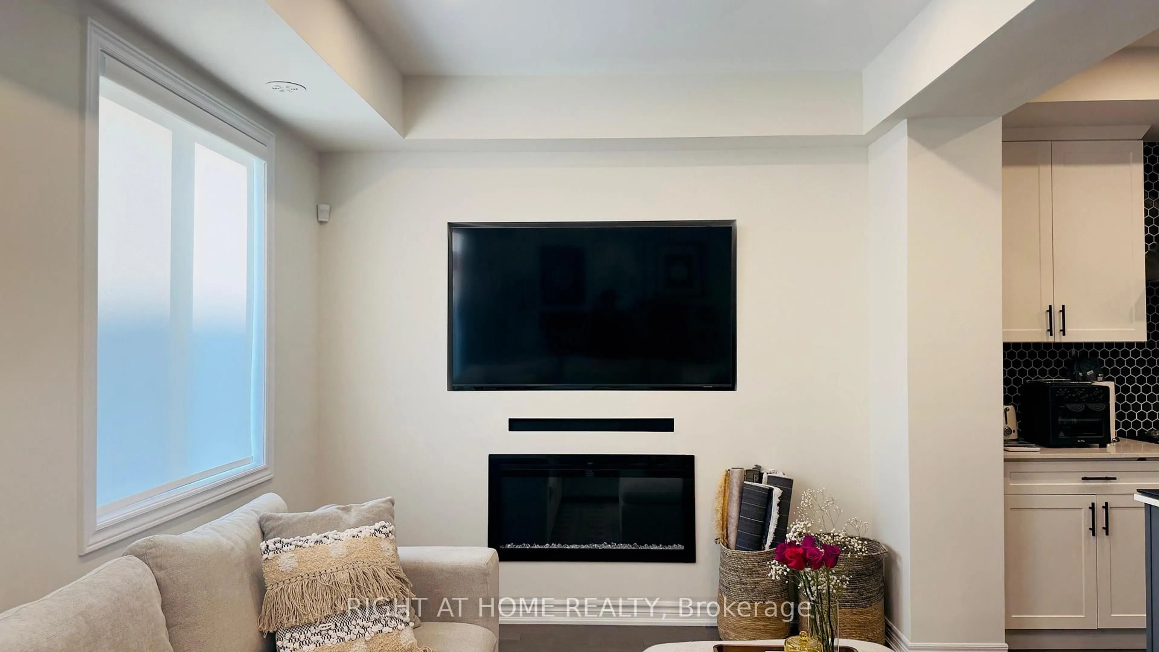 Home theater for 89 Dorian Dr, Whitby Ontario L1P 0C8