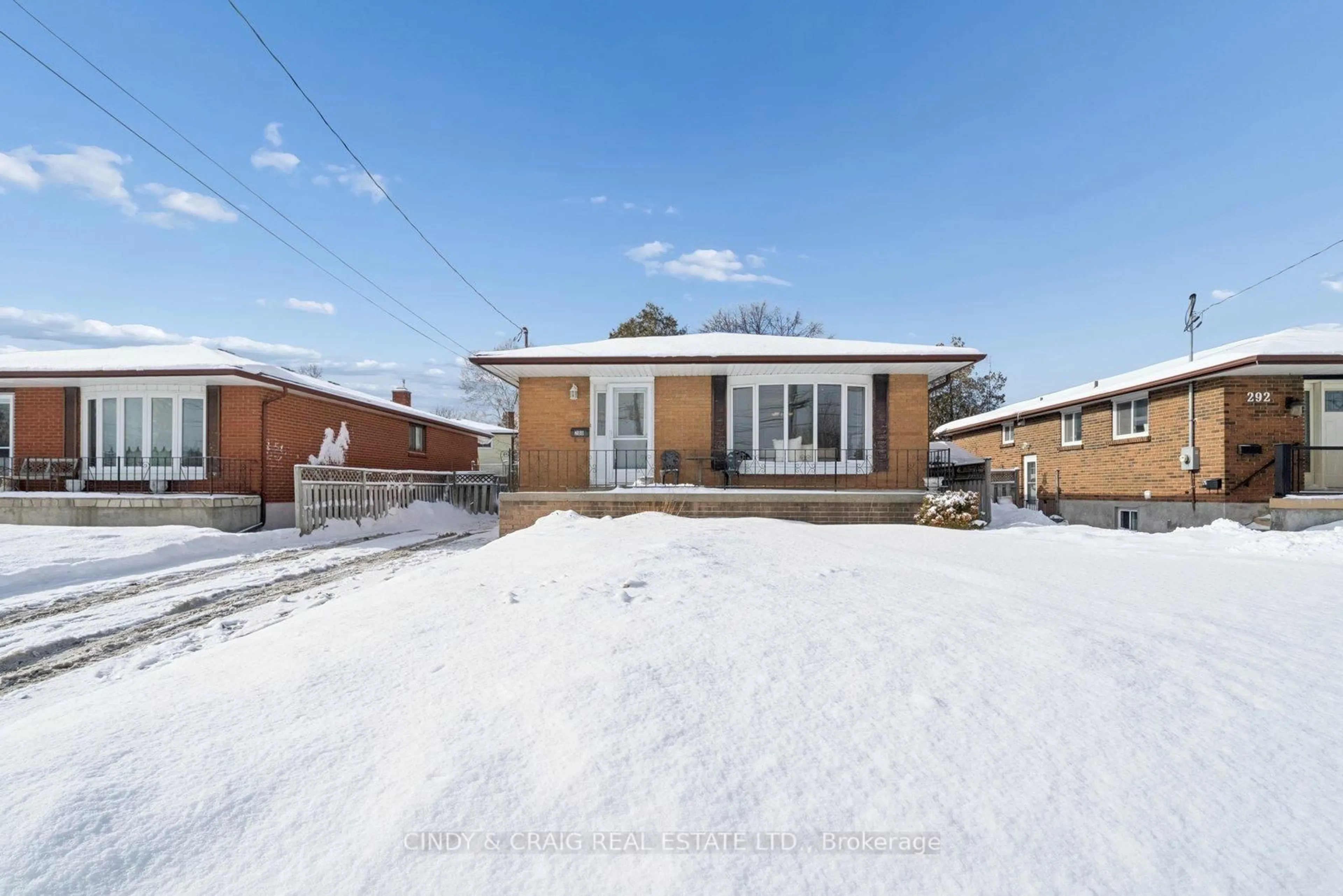 A pic from outside/outdoor area/front of a property/back of a property/a pic from drone, street for 288 Harmony Rd, Oshawa Ontario L1G 6L5