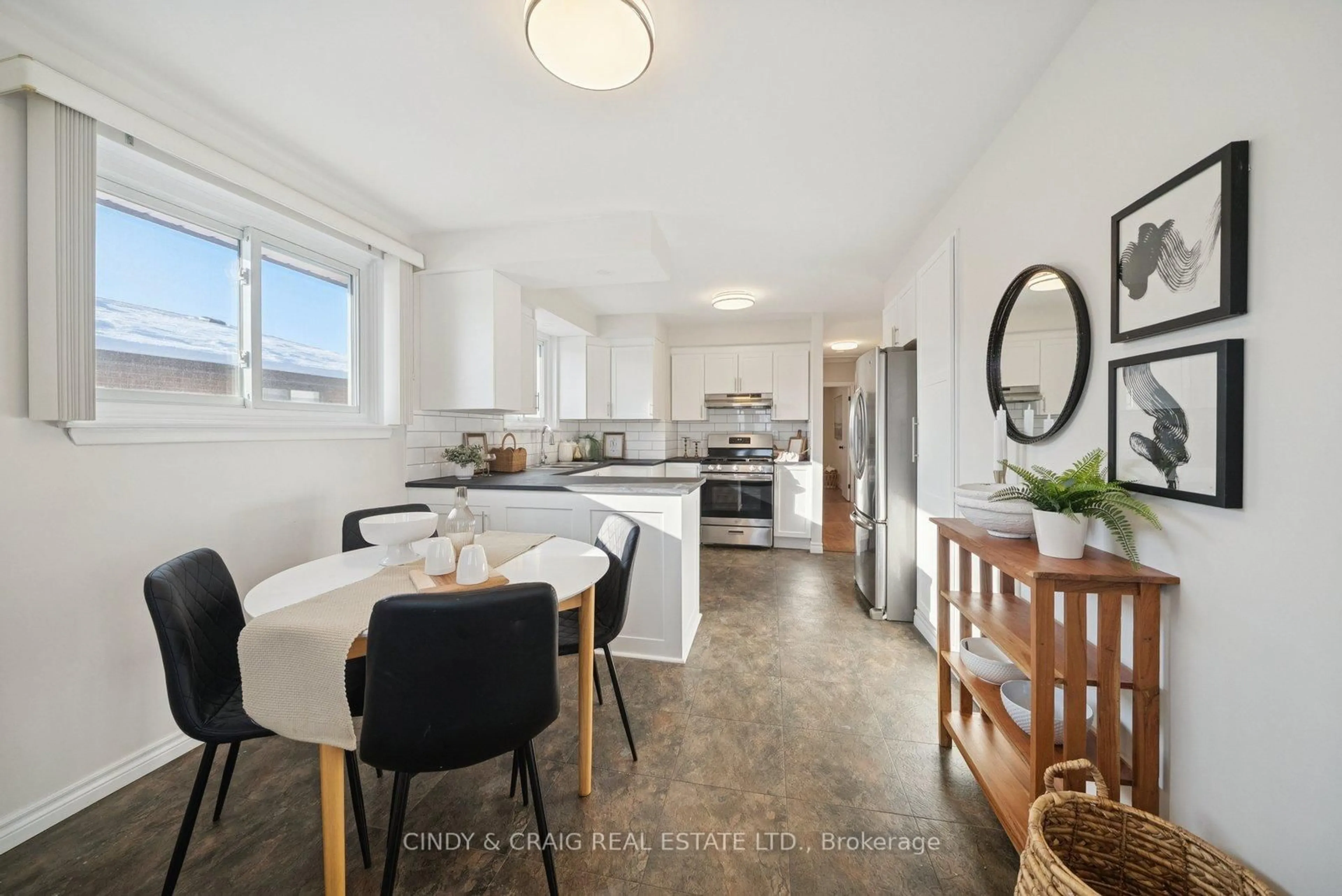 Open concept kitchen, ceramic/tile floor for 288 Harmony Rd, Oshawa Ontario L1G 6L5