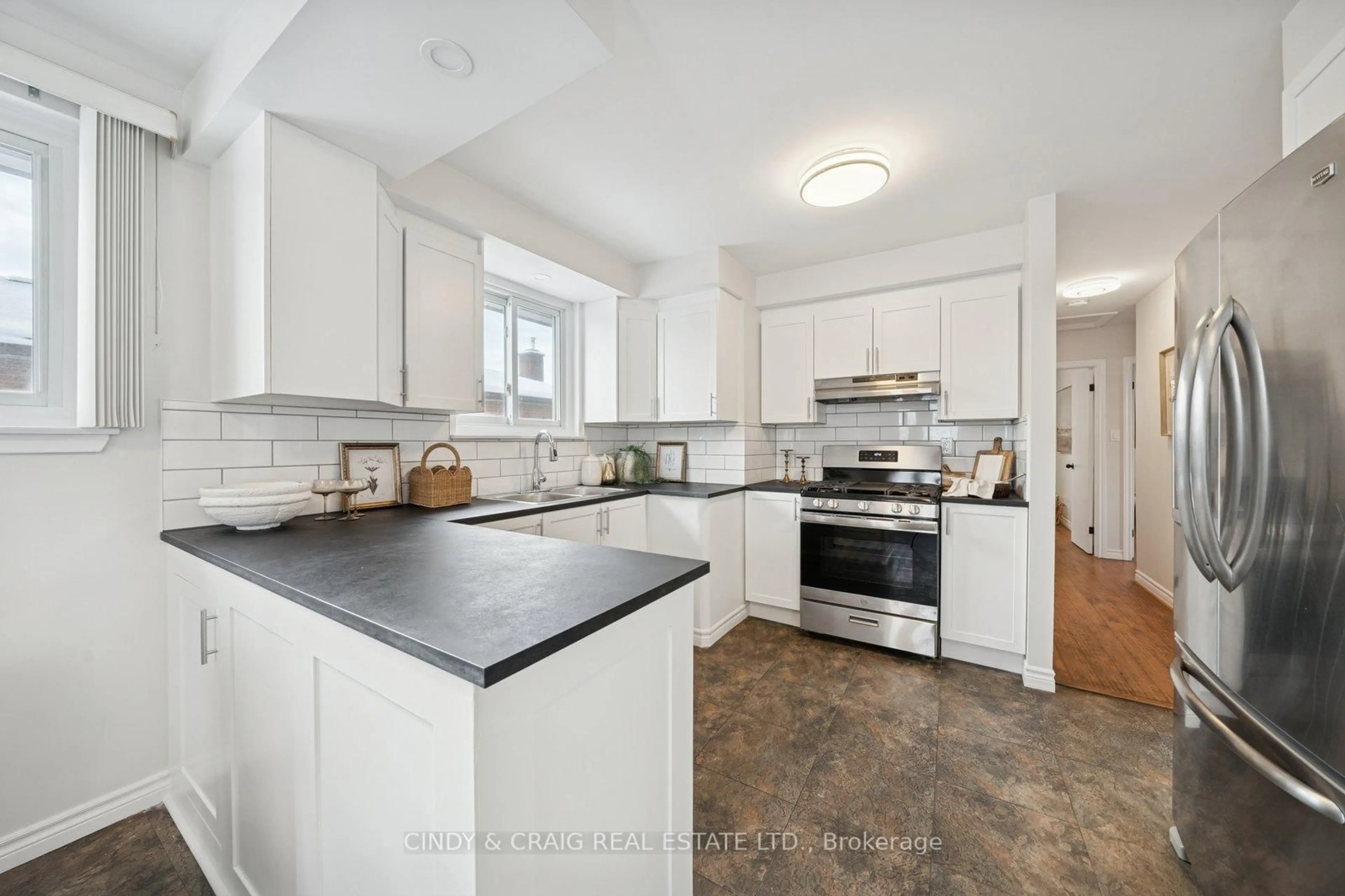 Open concept kitchen, ceramic/tile floor for 288 Harmony Rd, Oshawa Ontario L1G 6L5