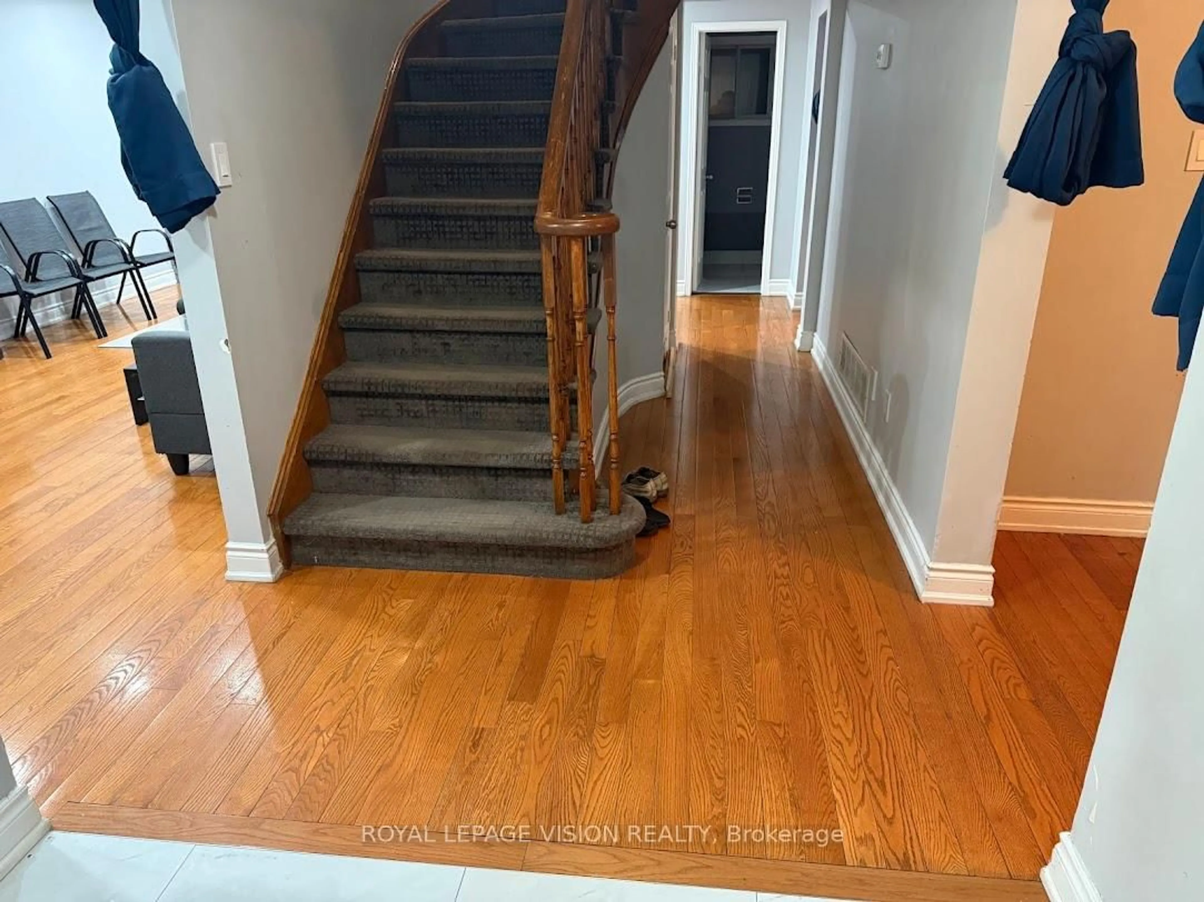 Unknown for 1678 Dellbrook Ave, Pickering Ontario L1X 2B1