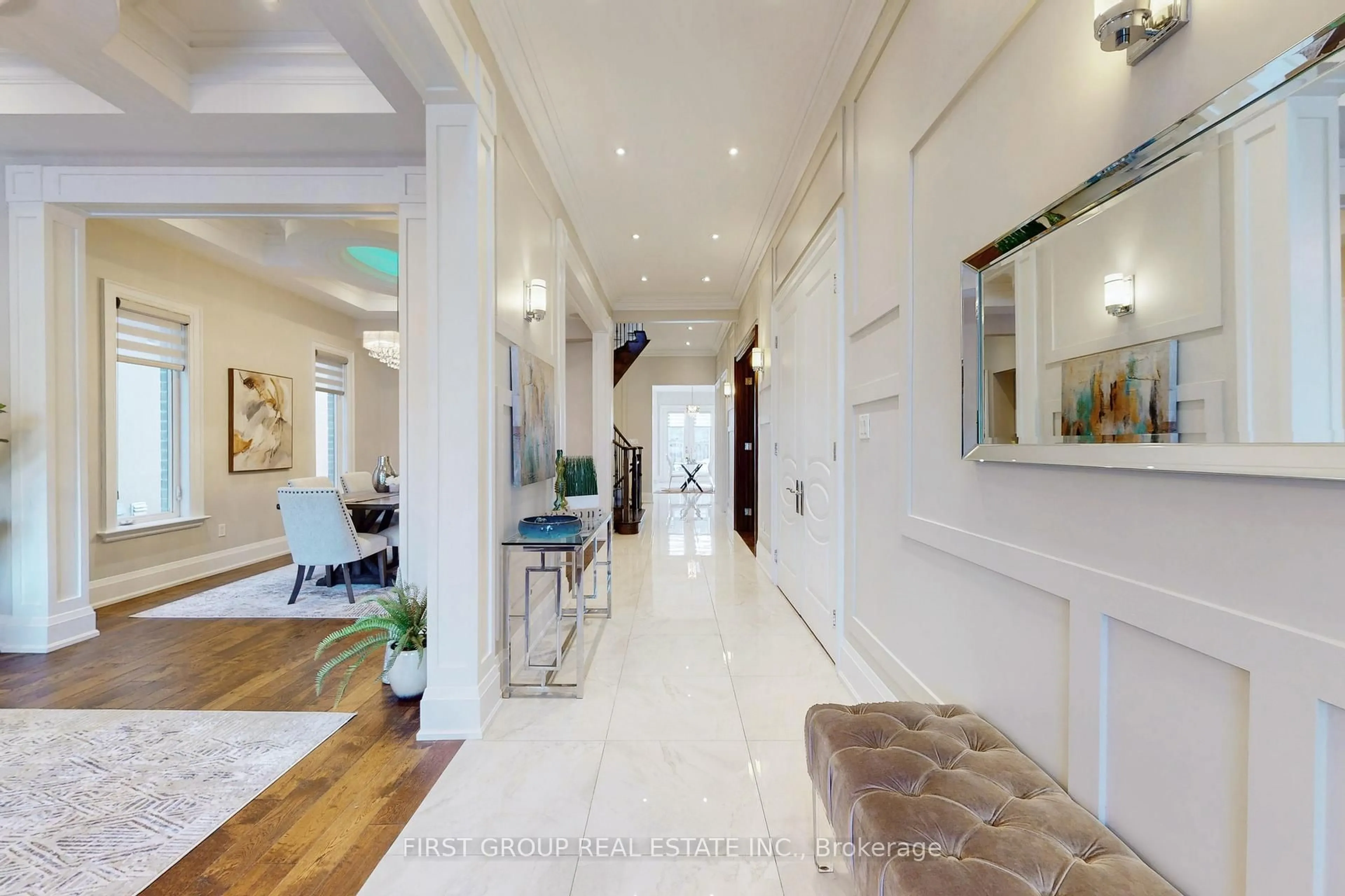 Indoor entryway for 1834 Fairport Rd, Pickering Ontario L1V 1T3