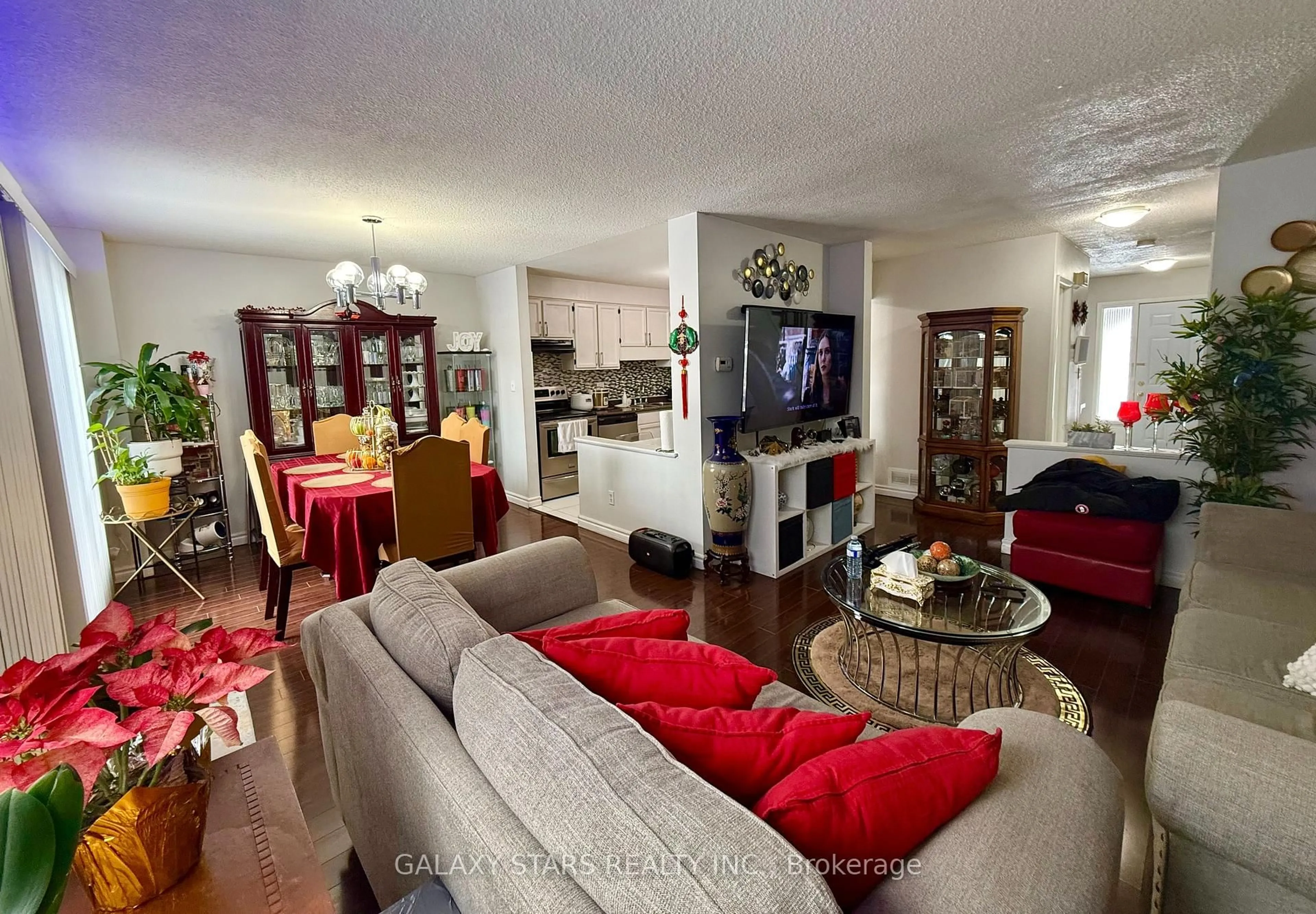 Living room with furniture, unknown for 11 Livonia Pl #6, Toronto Ontario M1E 4W5