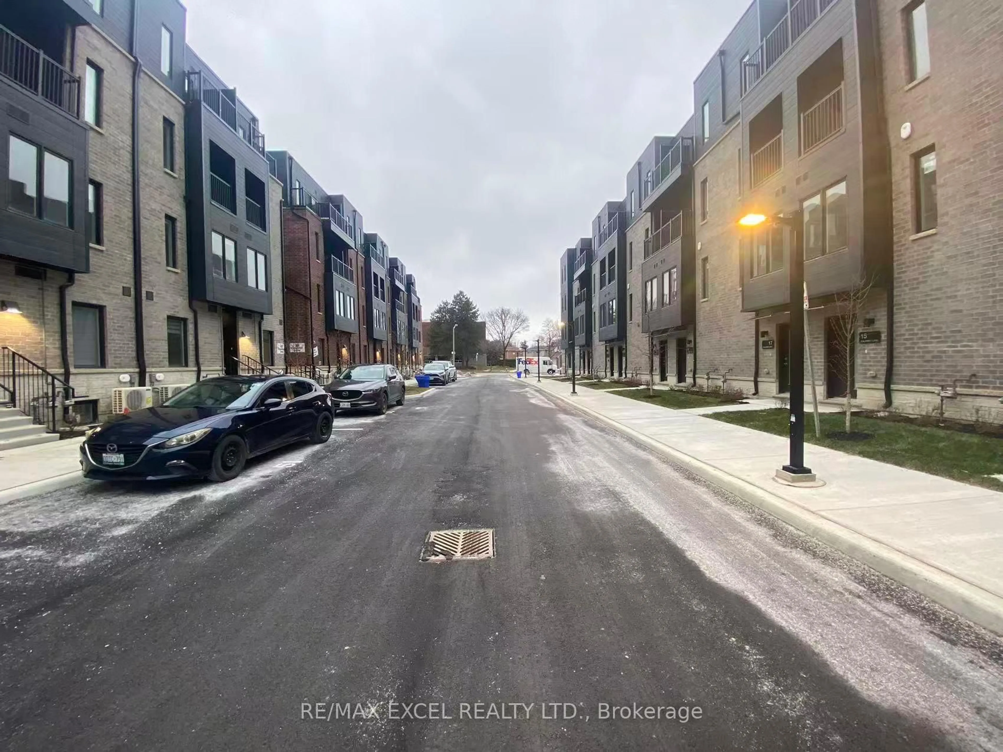 Blurry image for 10 CALAMINT Lane #61, Toronto Ontario M1W 2H1