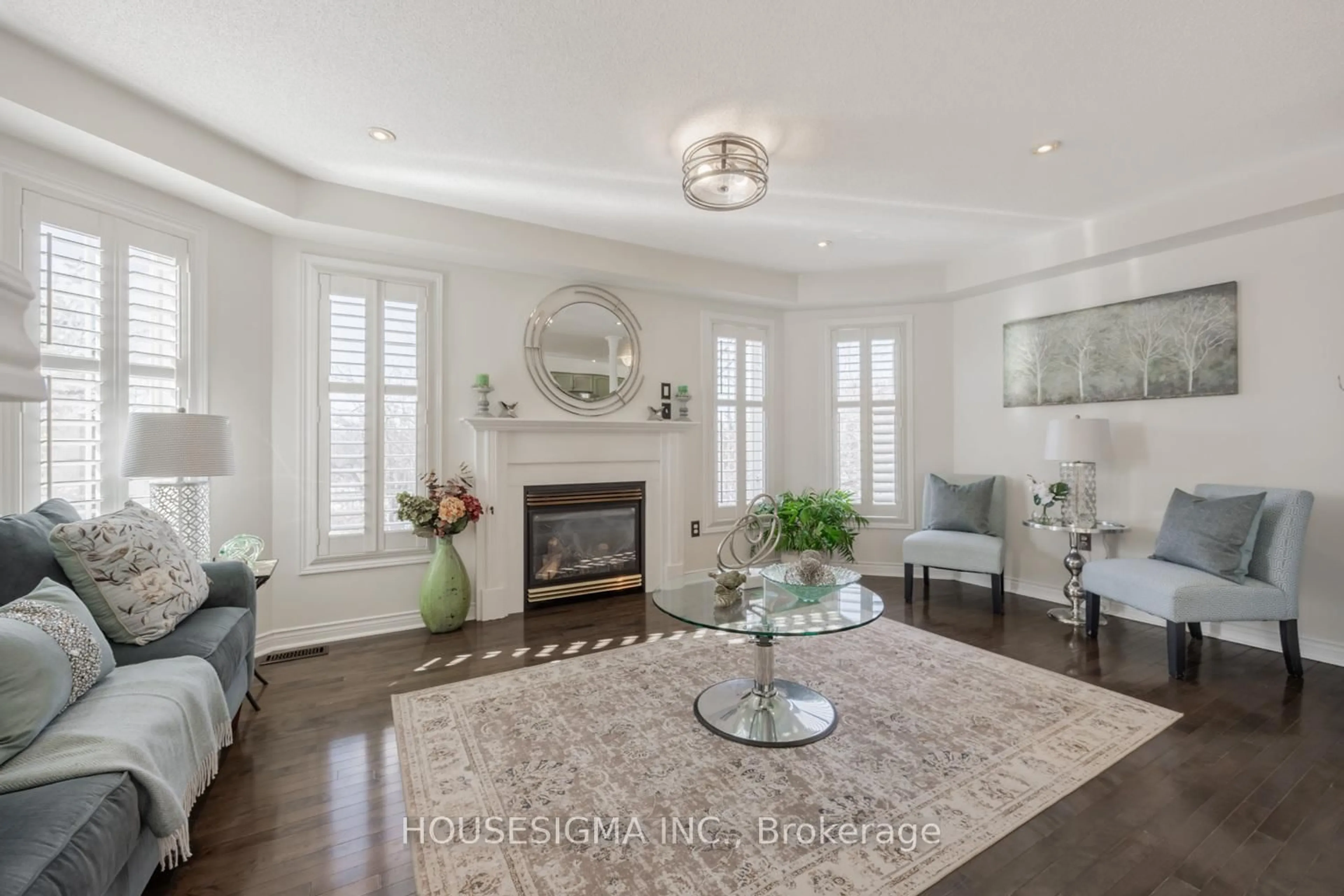 Living room with furniture, unknown for 123 ROOT Cres, Ajax Ontario L1T 4L5