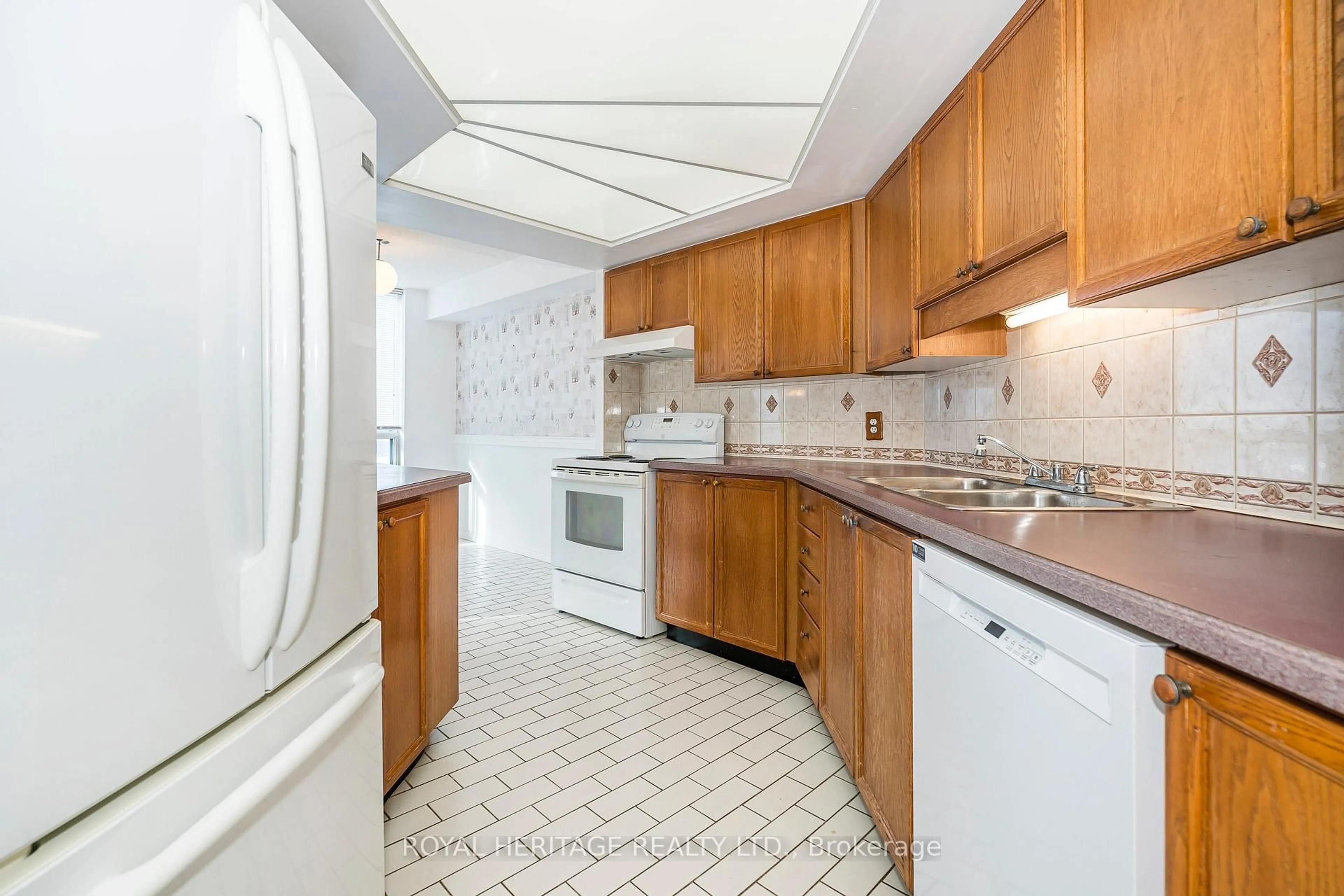 Standard kitchen, ceramic/tile floor for 360 Watson St #901, Whitby Ontario L1N 9G2