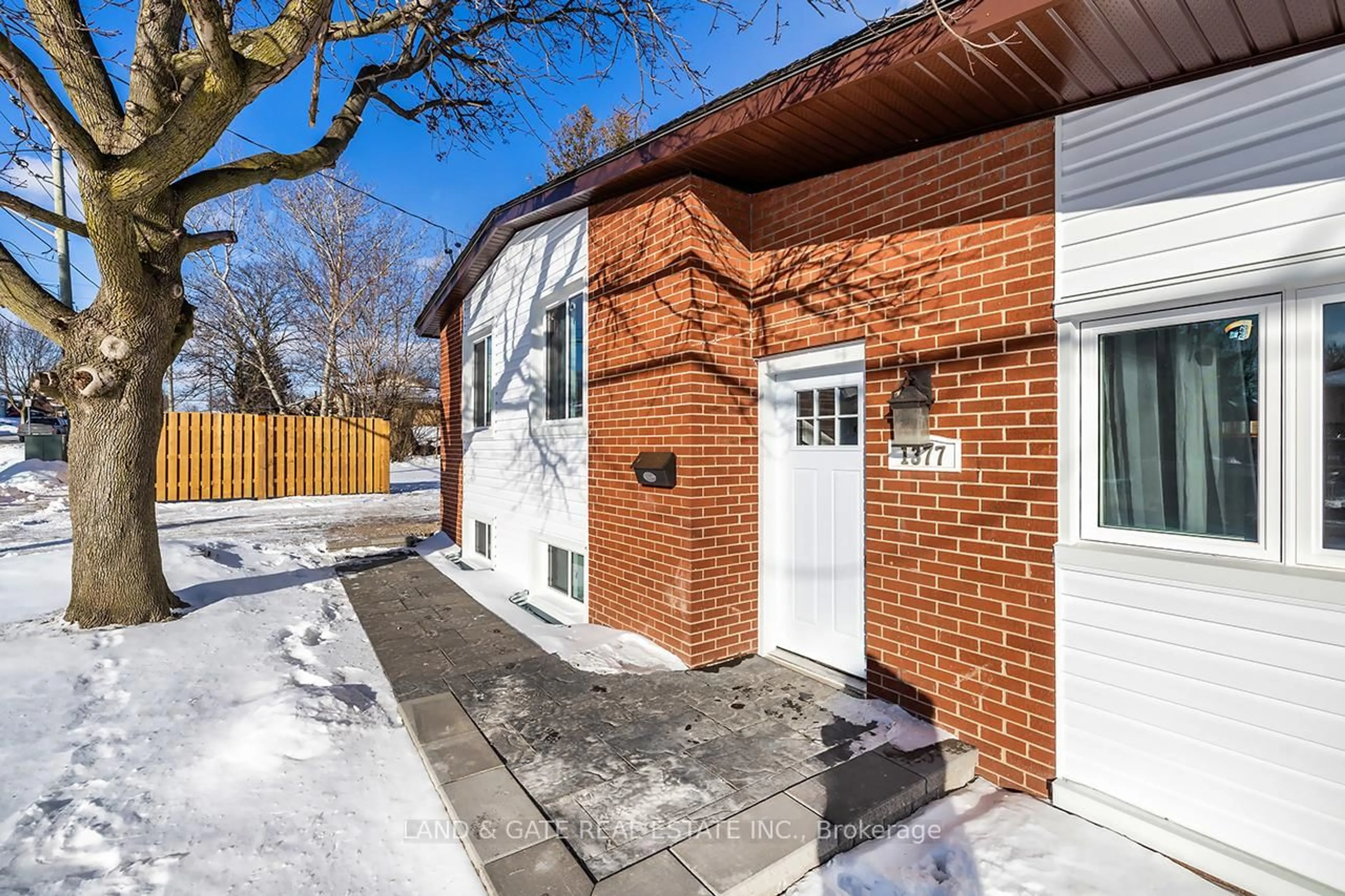 Home with brick exterior material, street for 1377 Cedar St, Oshawa Ontario L1J 3S4