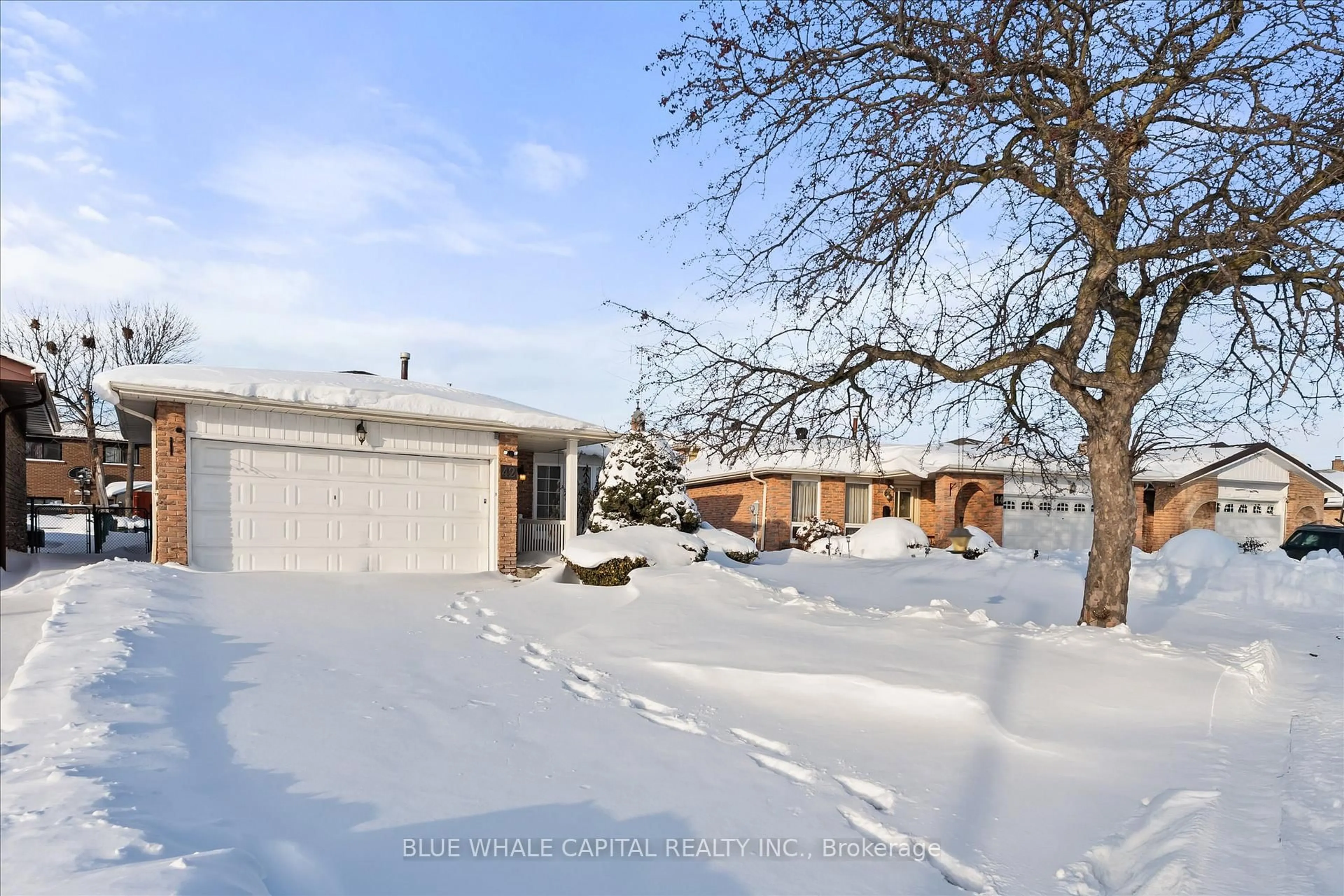 A pic from outside/outdoor area/front of a property/back of a property/a pic from drone, street for 42 Fireside Dr, Toronto Ontario M1B 2E9