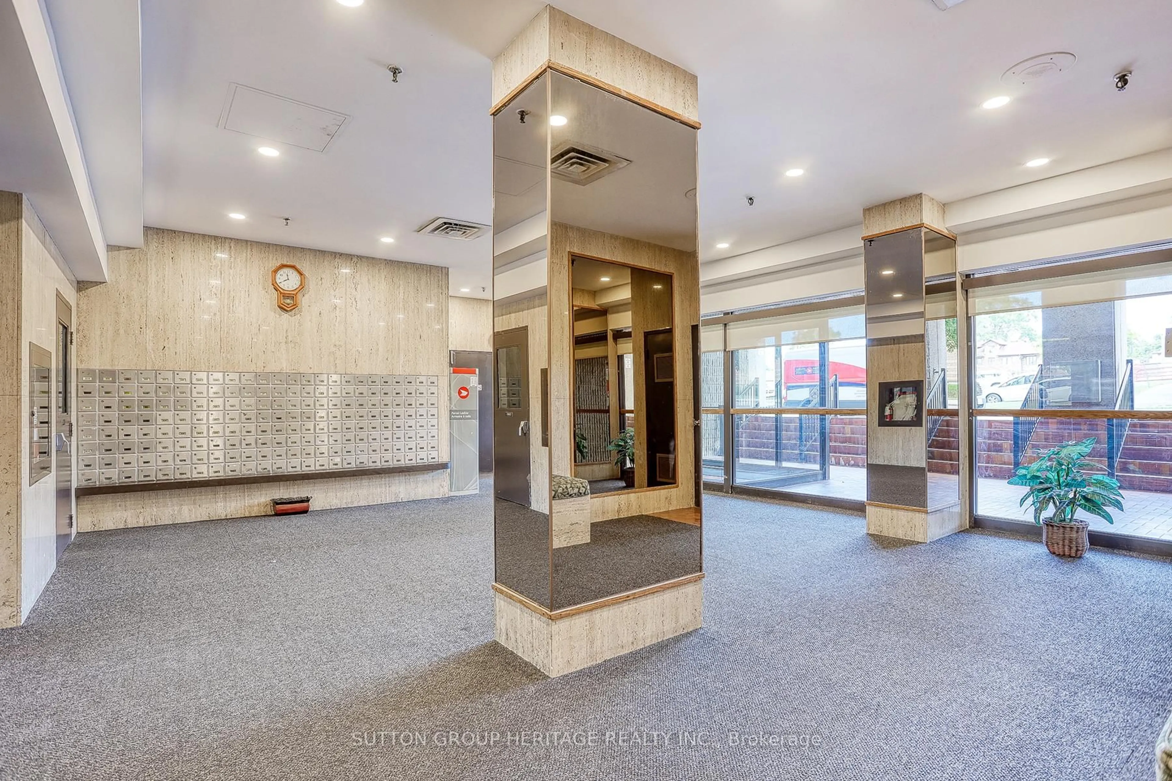 Indoor foyer for 55 William St #912, Oshawa Ontario L1G 7C9