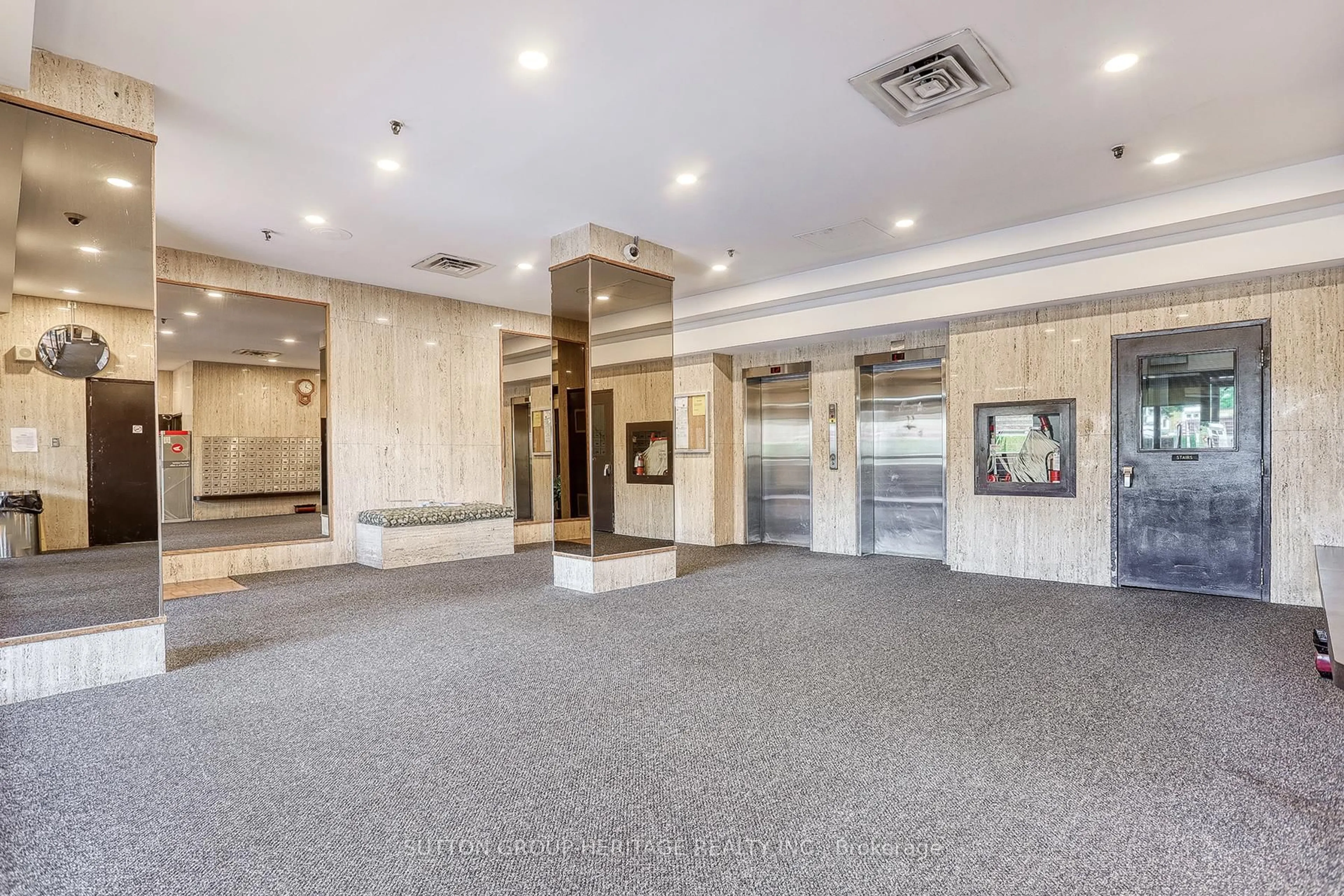 Indoor foyer for 55 William St #912, Oshawa Ontario L1G 7C9