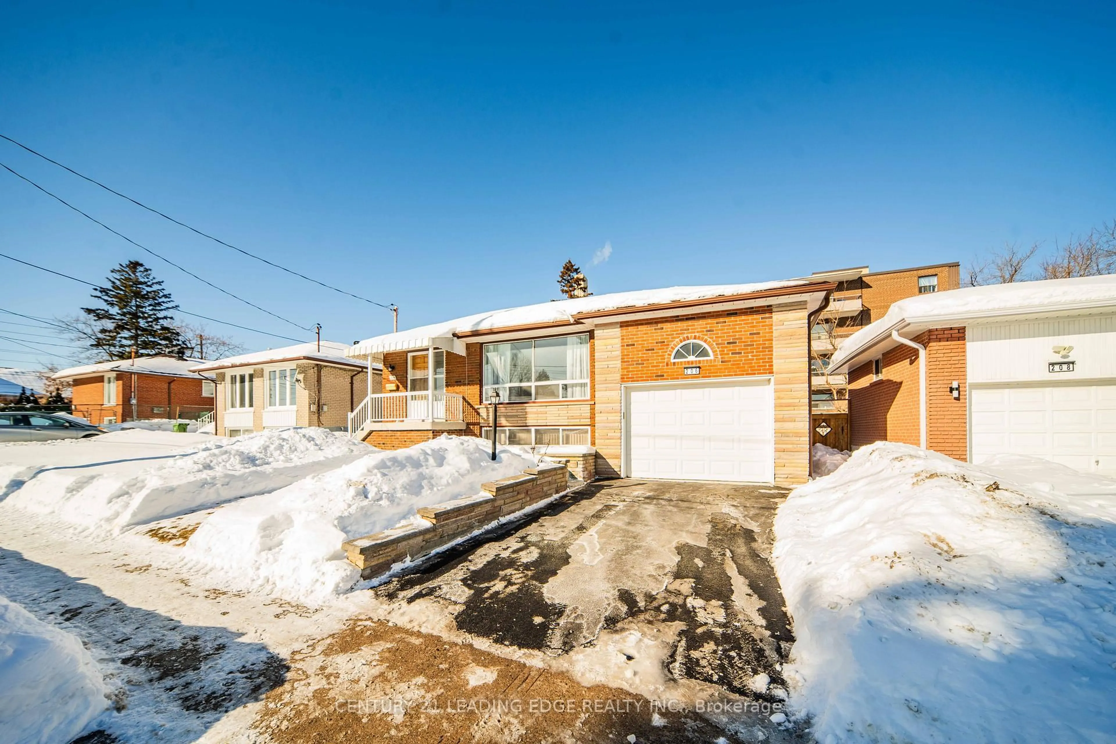 Home with brick exterior material, street for 206 Cass Ave, Toronto Ontario M1T 2C2