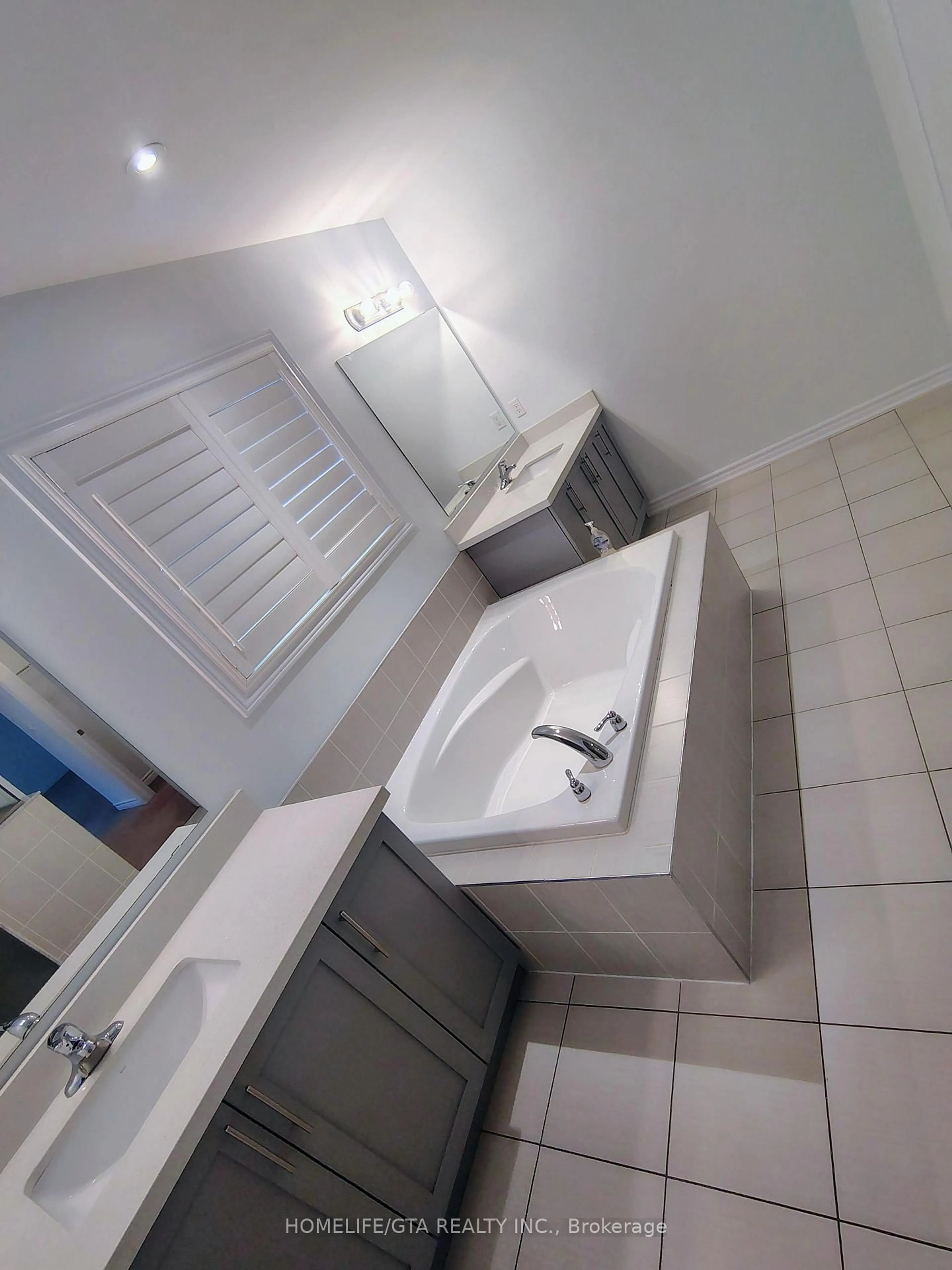 Unknown for 1785 Western Cres, Oshawa Ontario L1G 0B4