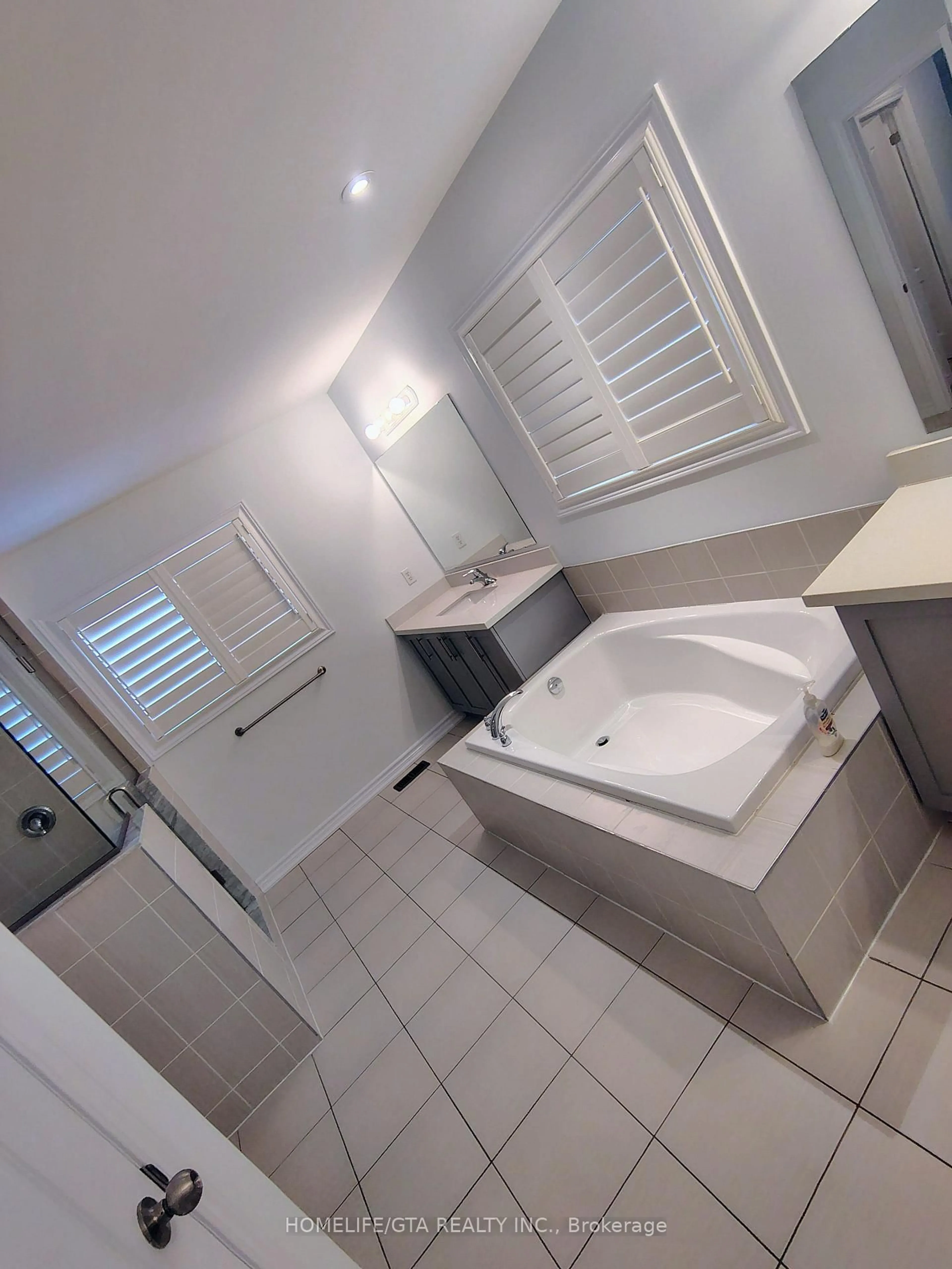 Unknown for 1785 Western Cres, Oshawa Ontario L1G 0B4