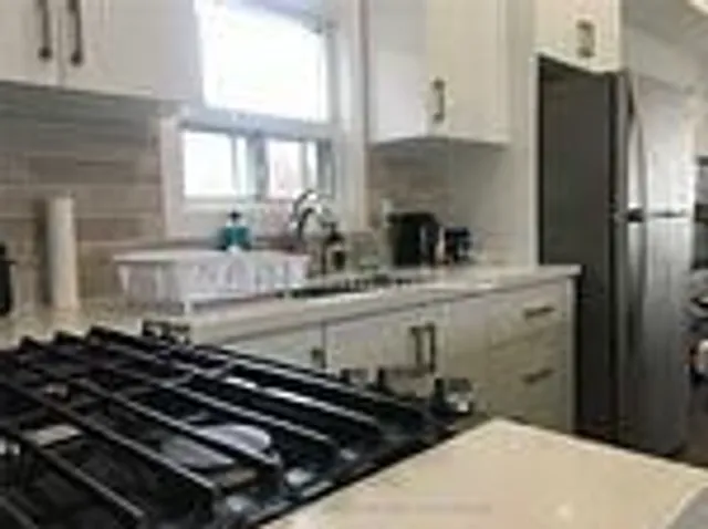 2 Marsh Rd, Toronto 5
