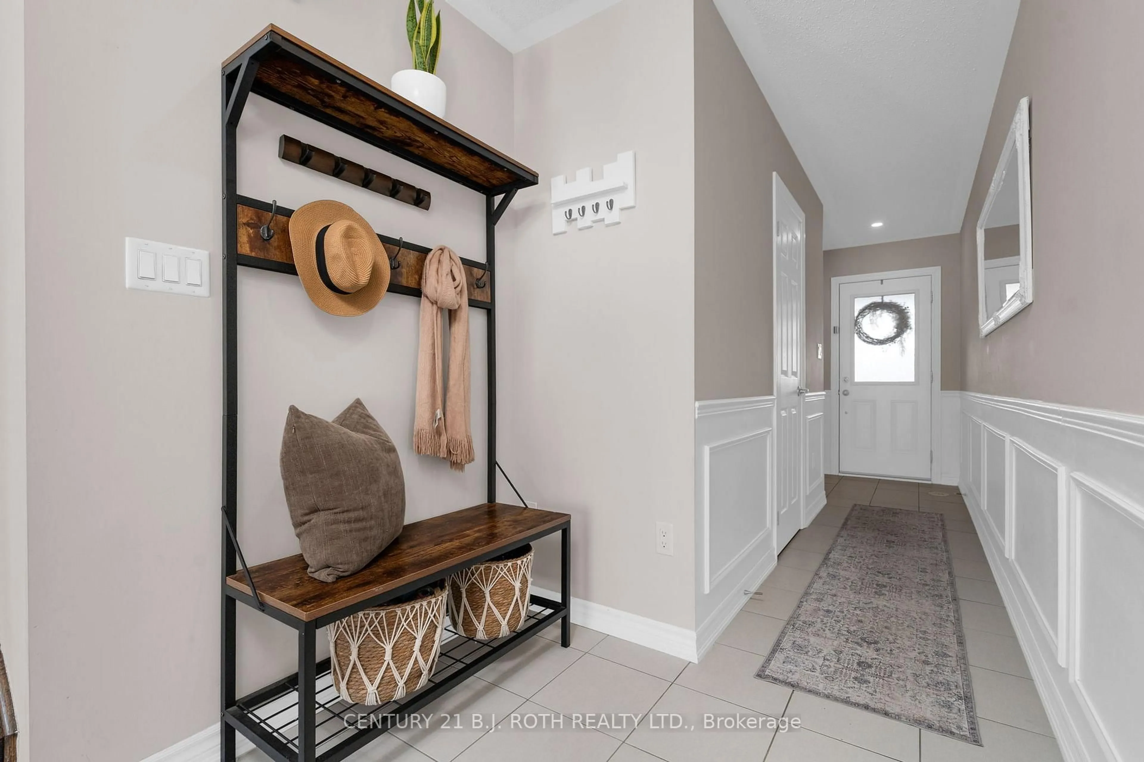 Indoor entryway for 33 Westbury Way, Whitby Ontario L1M 0L9