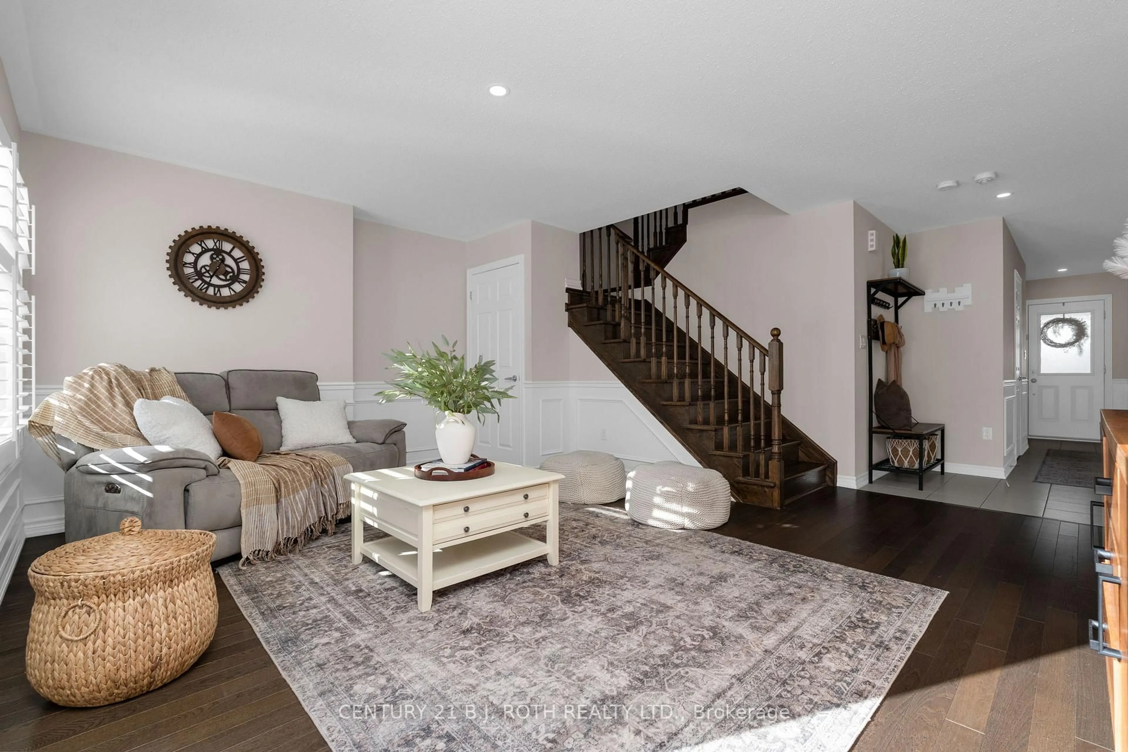 Living room with furniture, unknown for 33 Westbury Way, Whitby Ontario L1M 0L9