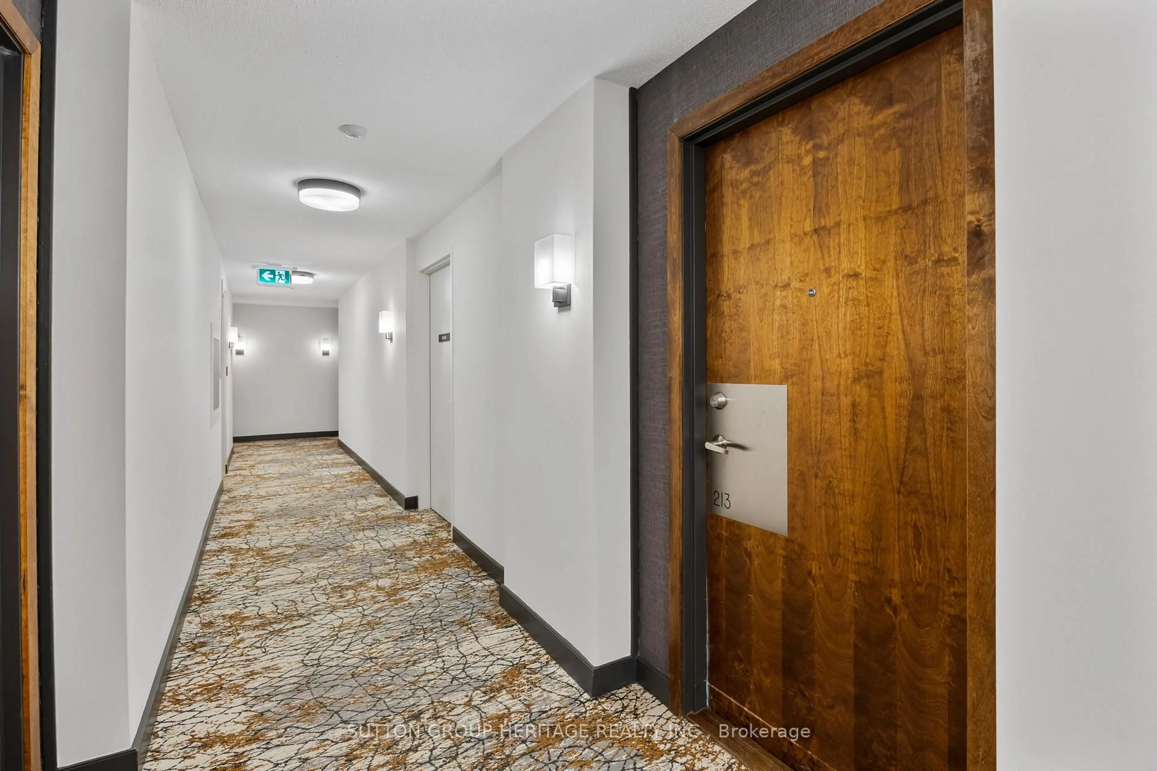 Indoor foyer for 1235 Bayly St #213, Pickering Ontario L1W 1L7