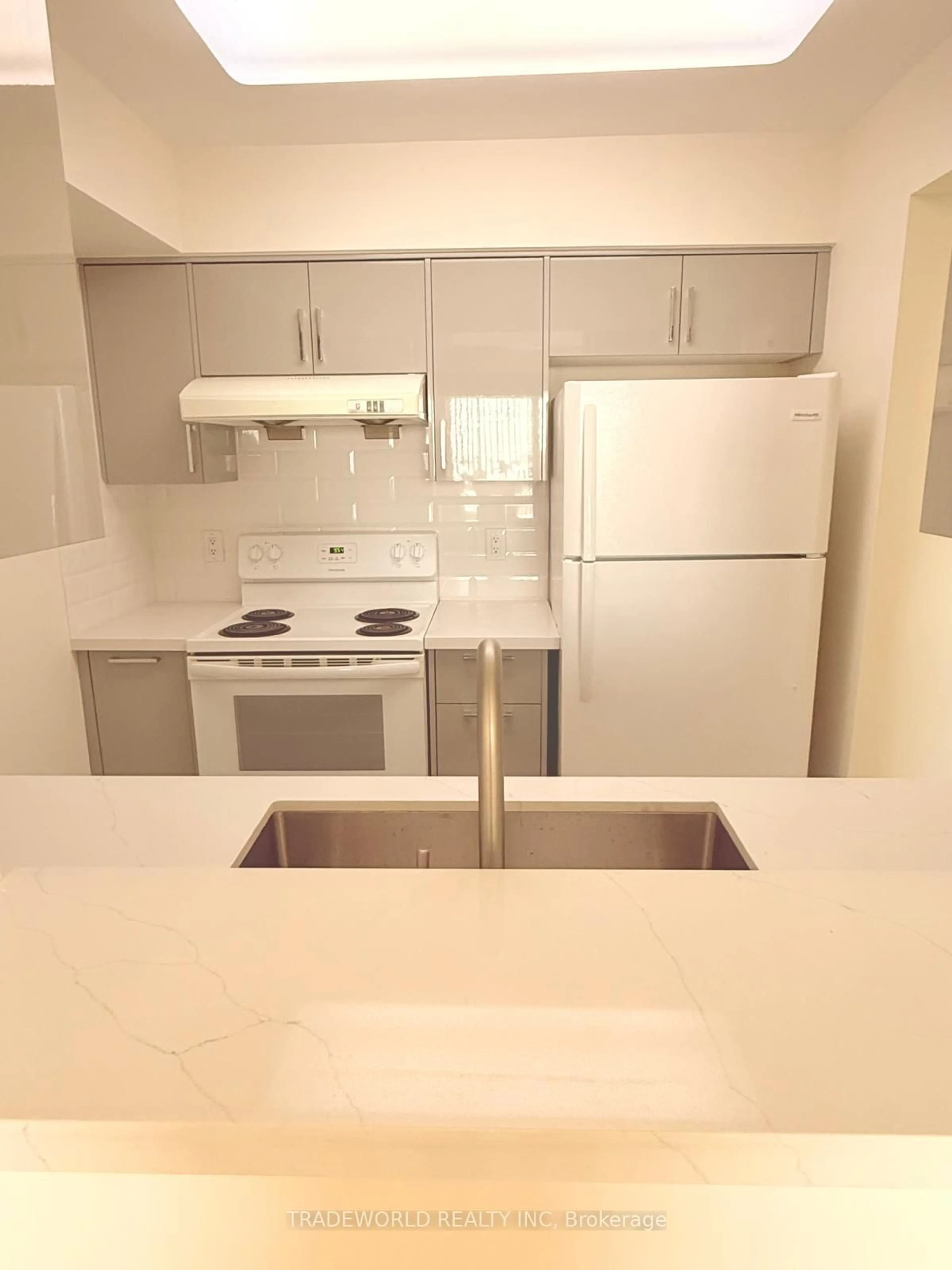 Standard kitchen, unknown for 3088 Kennedy Rd #608, Toronto Ontario M1V 5M4