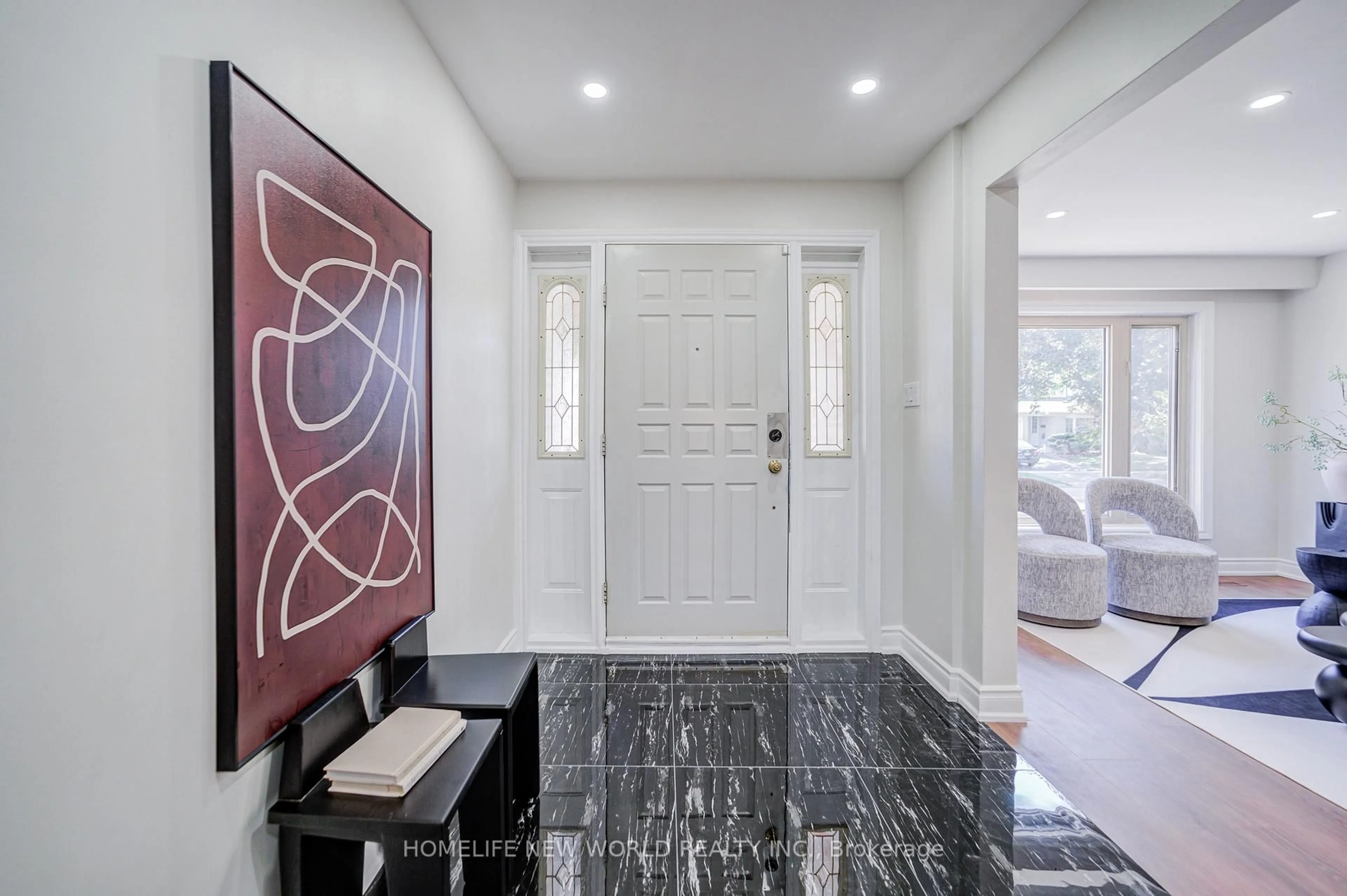 Indoor entryway for 54 Marblemount Cres, Toronto Ontario M1T 2H4