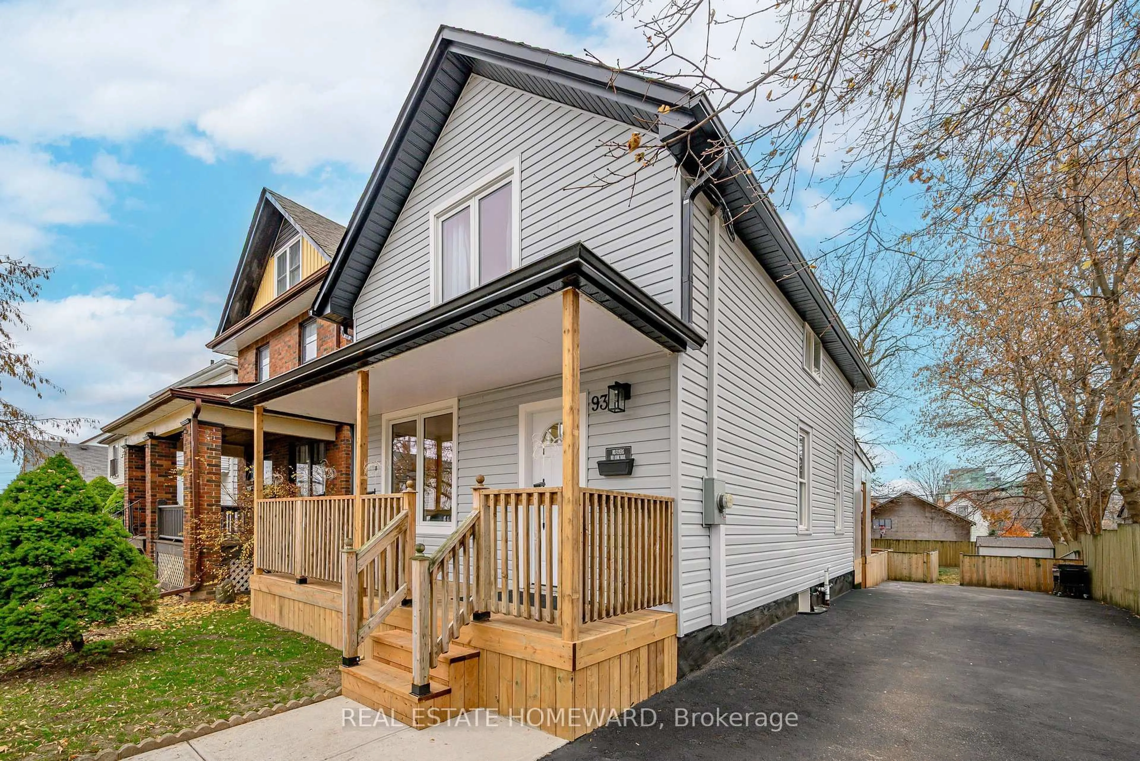 Home with vinyl exterior material, street for 93 Agnes St, Oshawa Ontario L1G 1V3