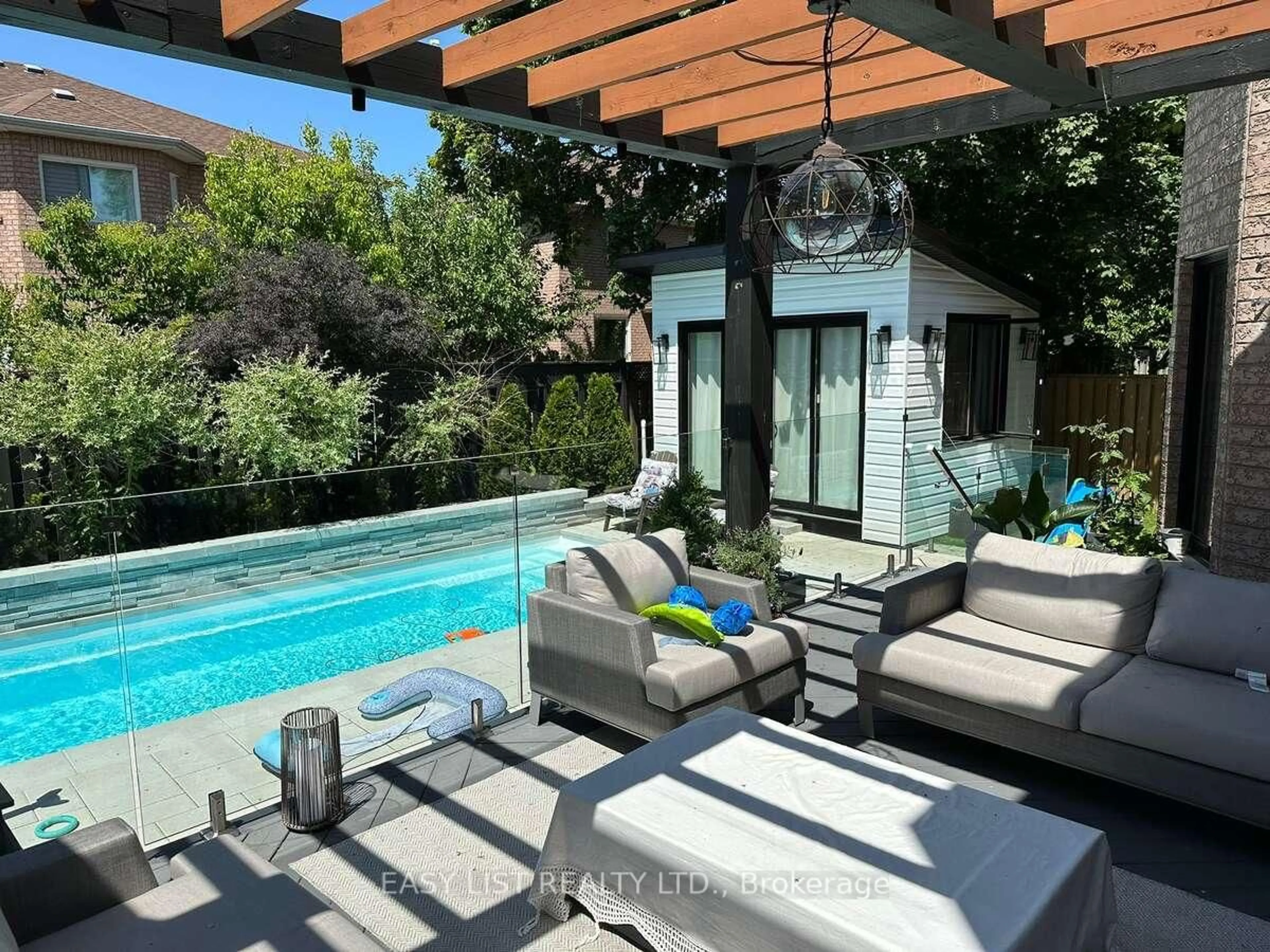 Patio, unknown for 6 Devonridge Cres, Toronto Ontario M1C 5B1