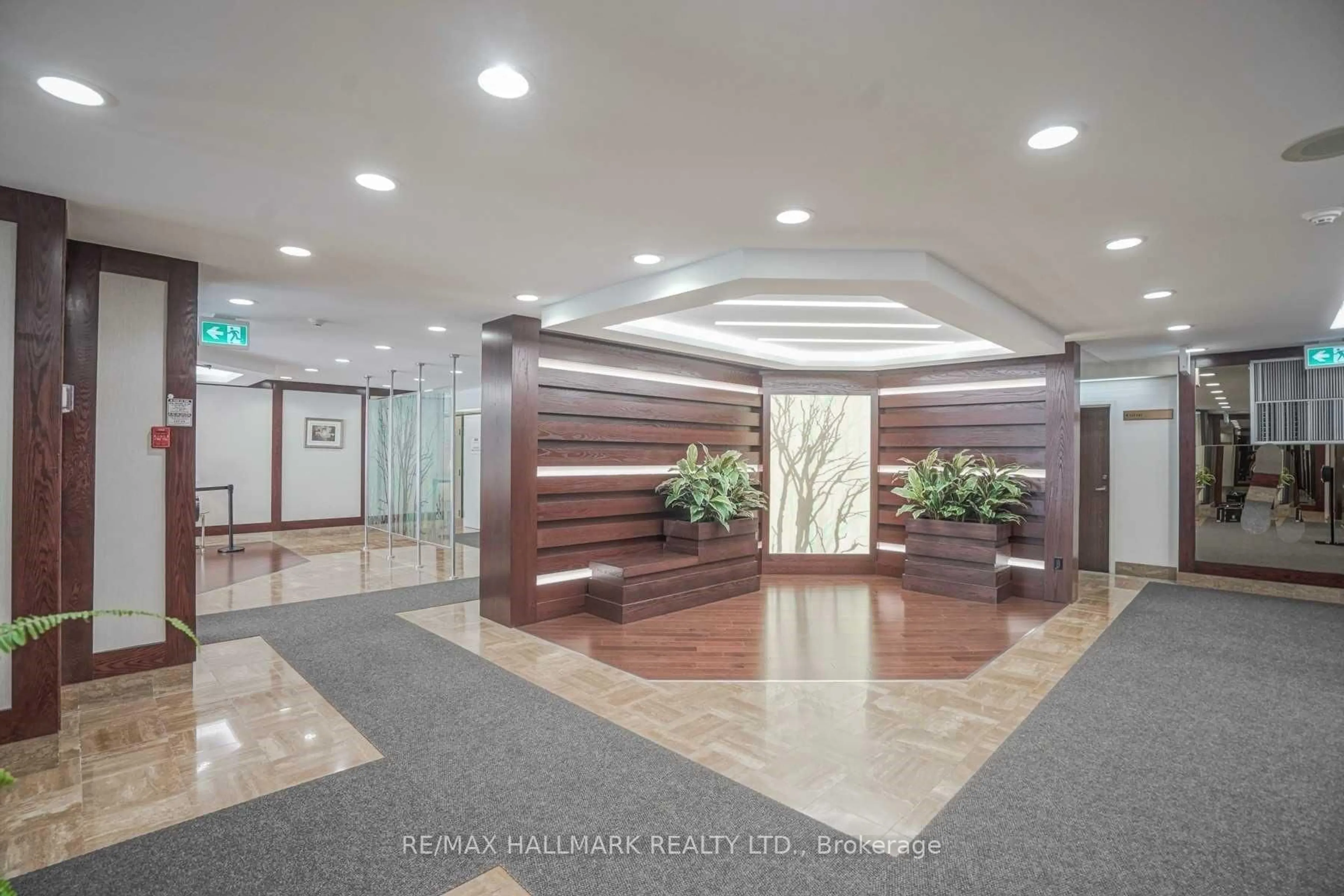 Indoor foyer for 25 Bamburgh Circ #1239, Toronto Ontario M1W 3W2