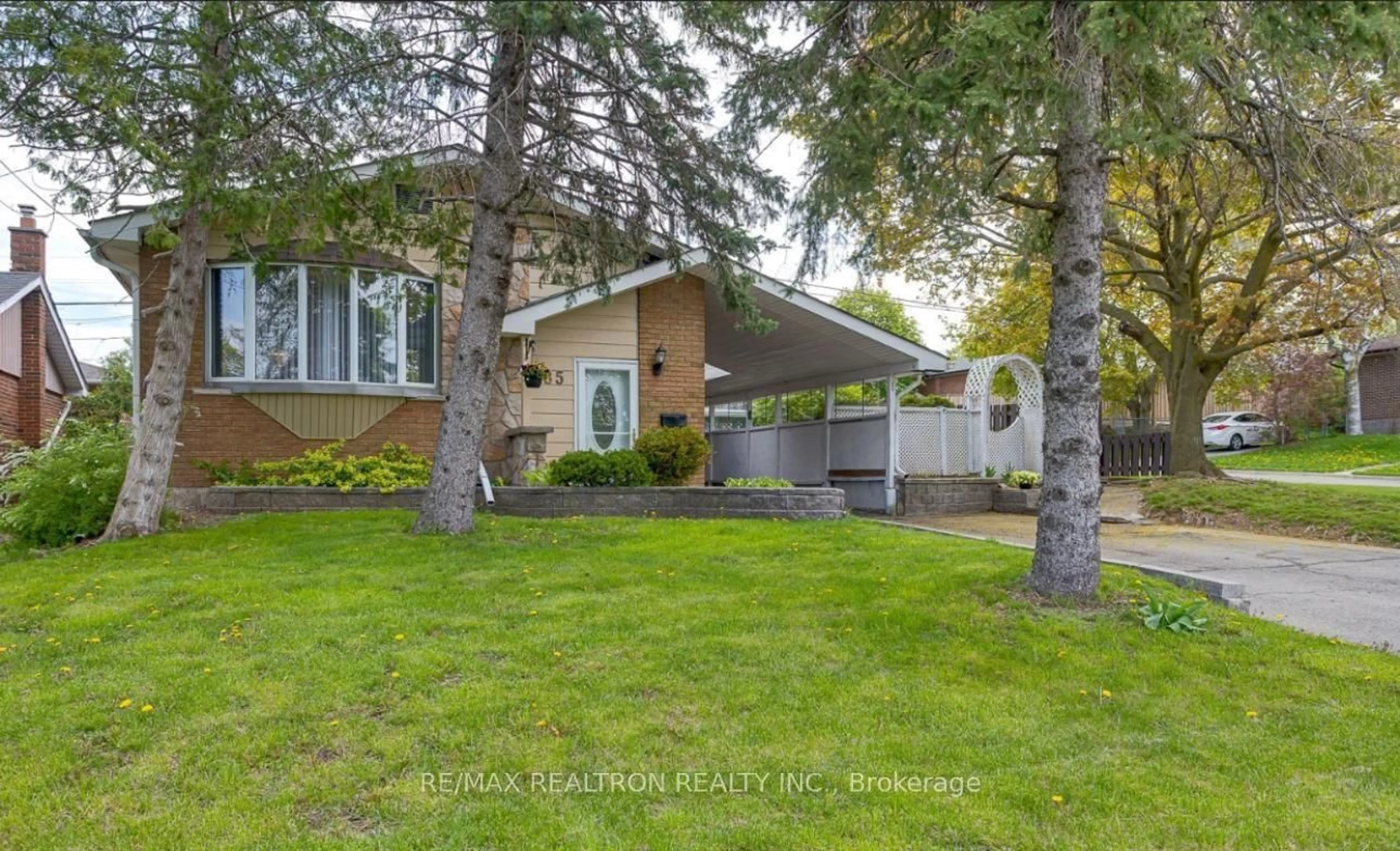 Unknown for 85 Thorncliffe St, Oshawa Ontario L1H 7H1