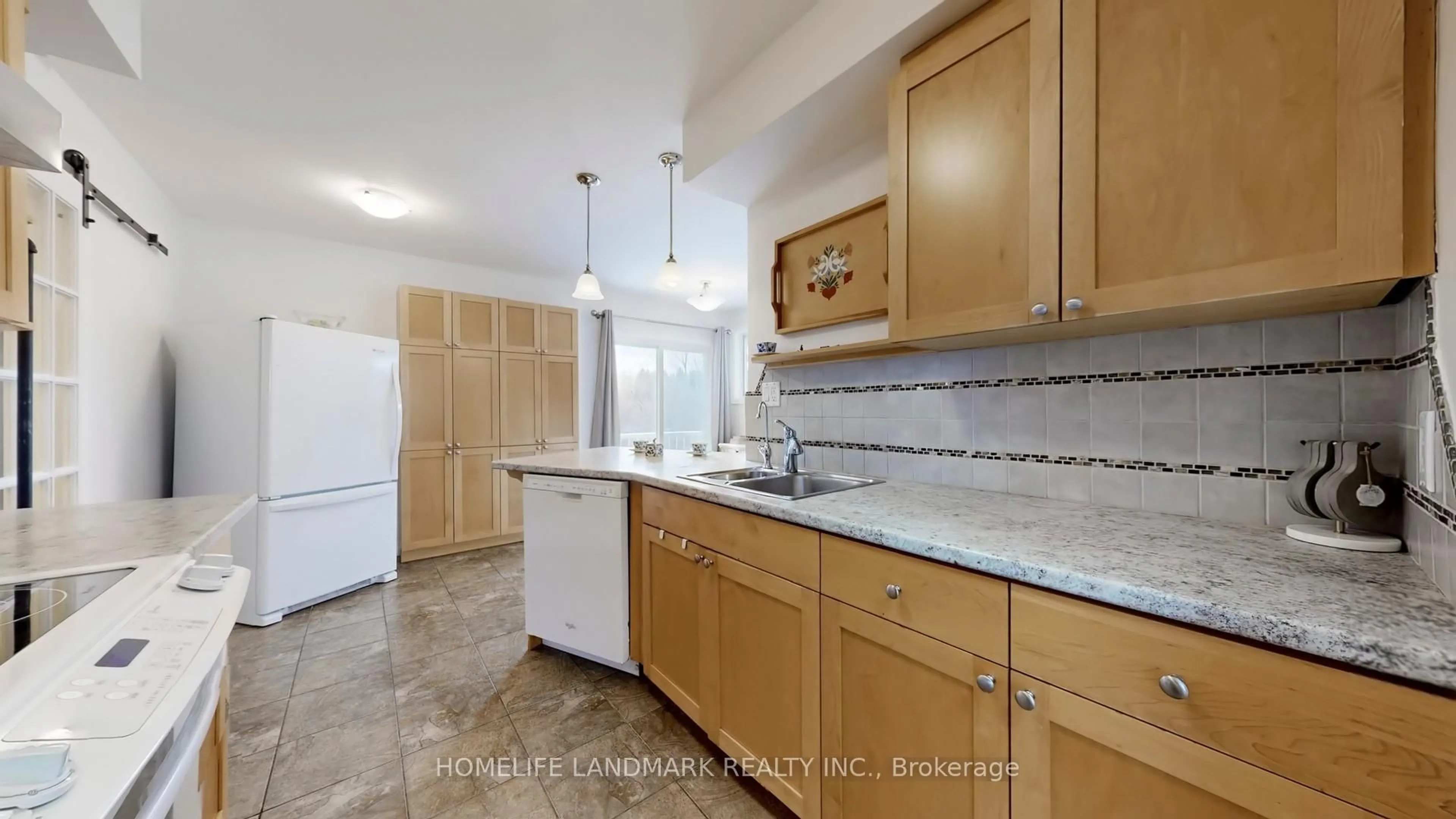 Standard kitchen, ceramic/tile floor for 172 Sussex St, Oshawa Ontario L1G 1V9