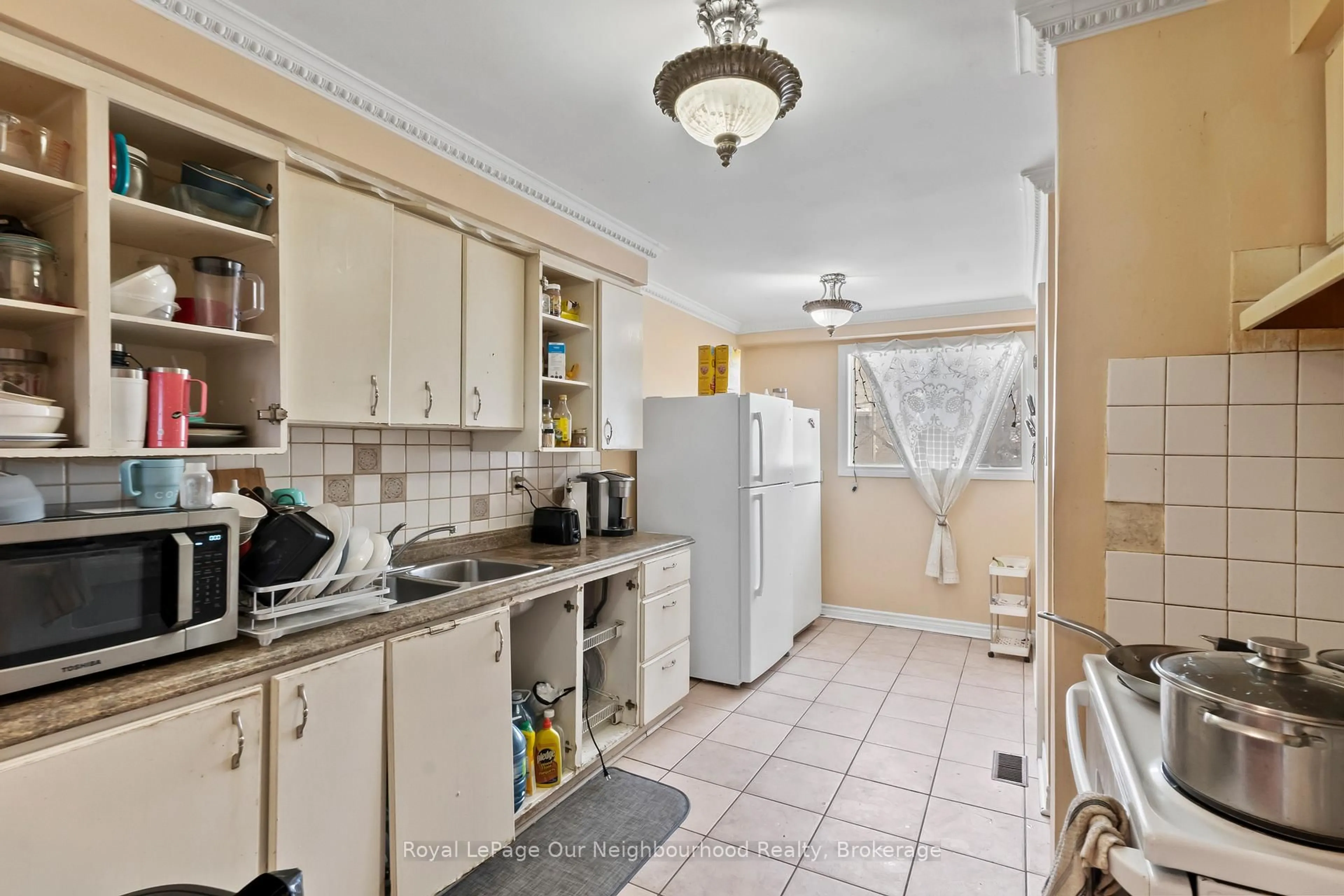 Standard kitchen, ceramic/tile floor for 1915 Denmar Rd #182, Pickering Ontario L1V 3E1