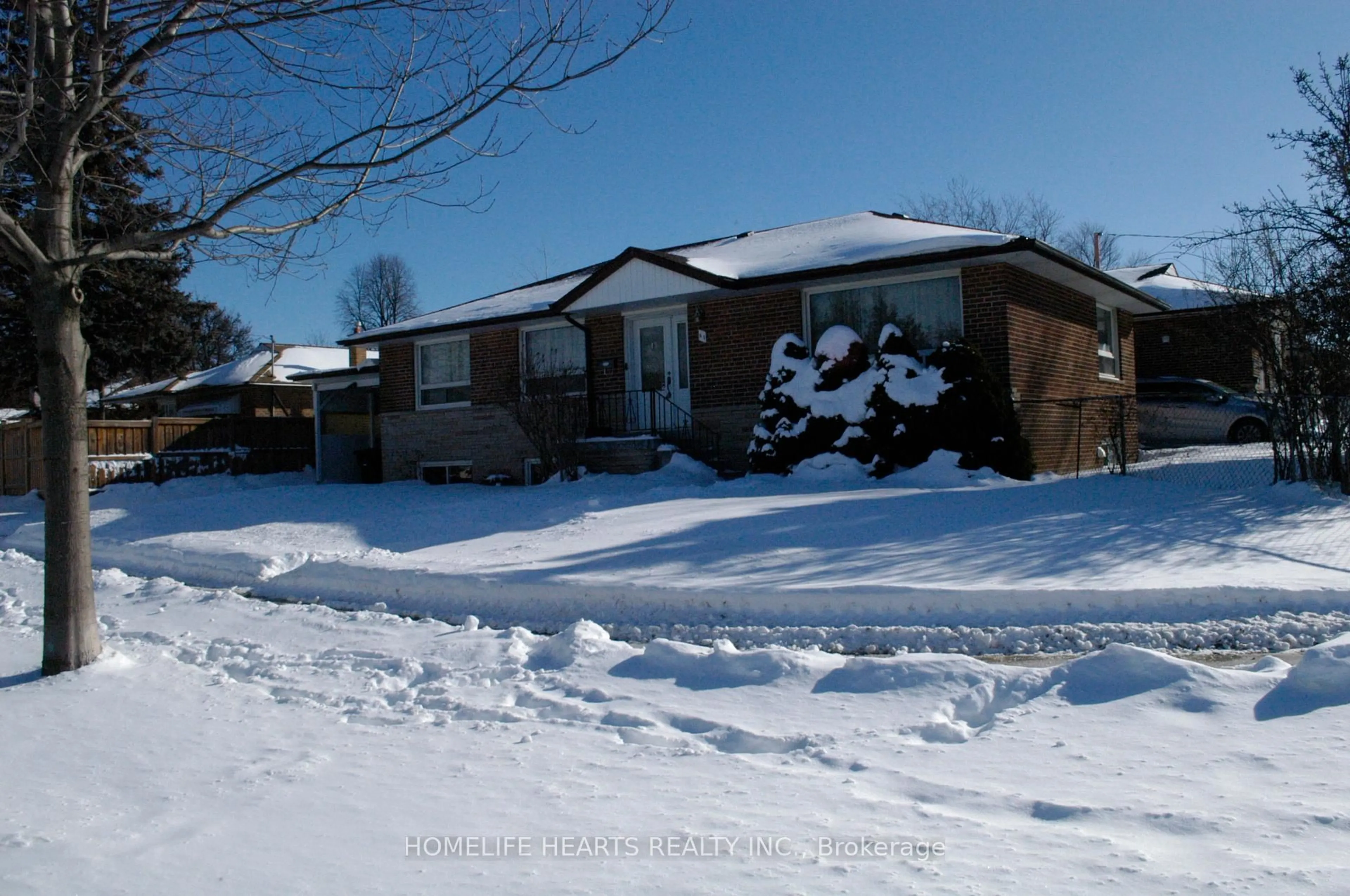 A pic from outside/outdoor area/front of a property/back of a property/a pic from drone, street for 63 Brantwood Dr, Toronto Ontario M1H 2G5