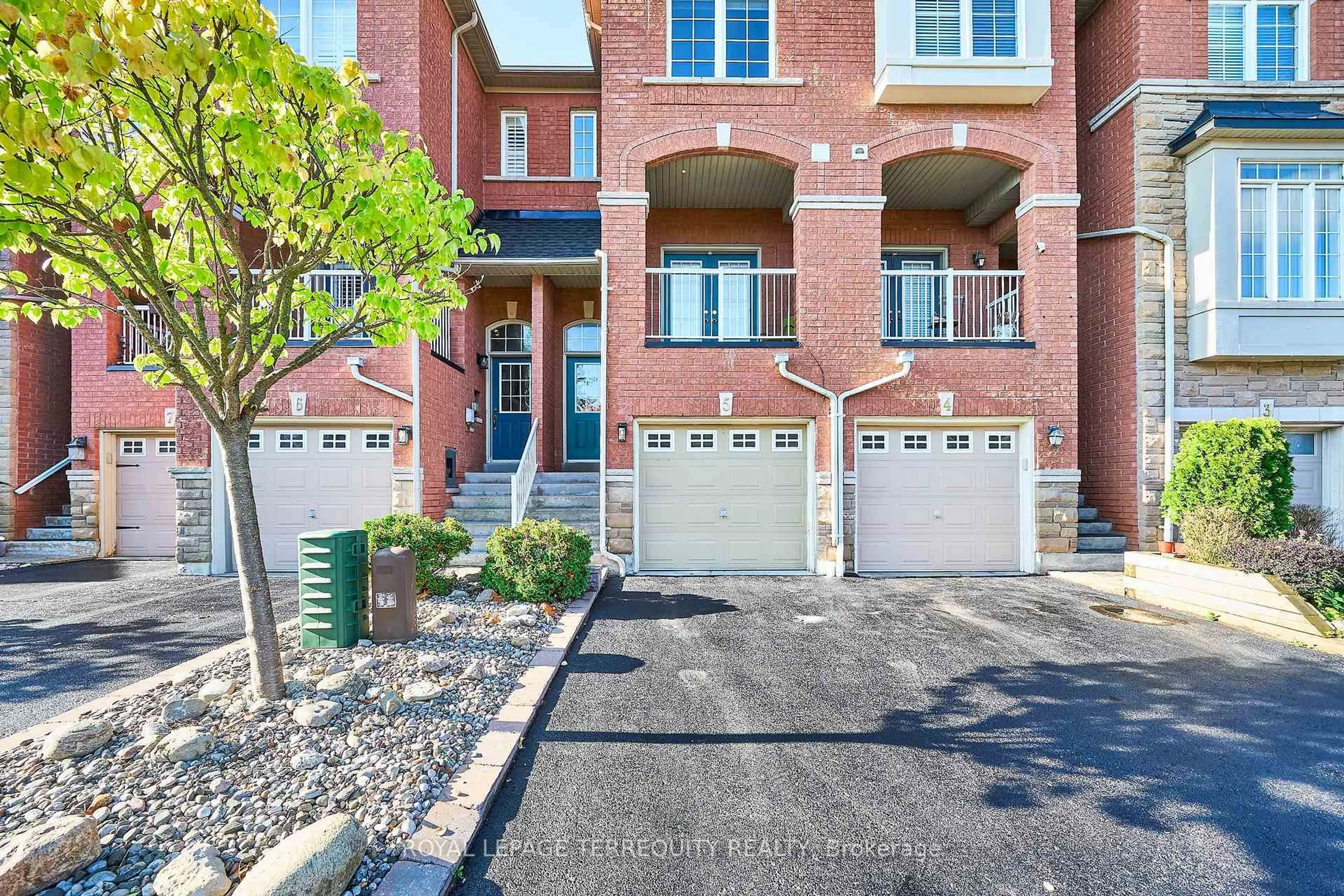 Unknown for 301 Strouds Lane #5, Pickering Ontario L1V 7J1