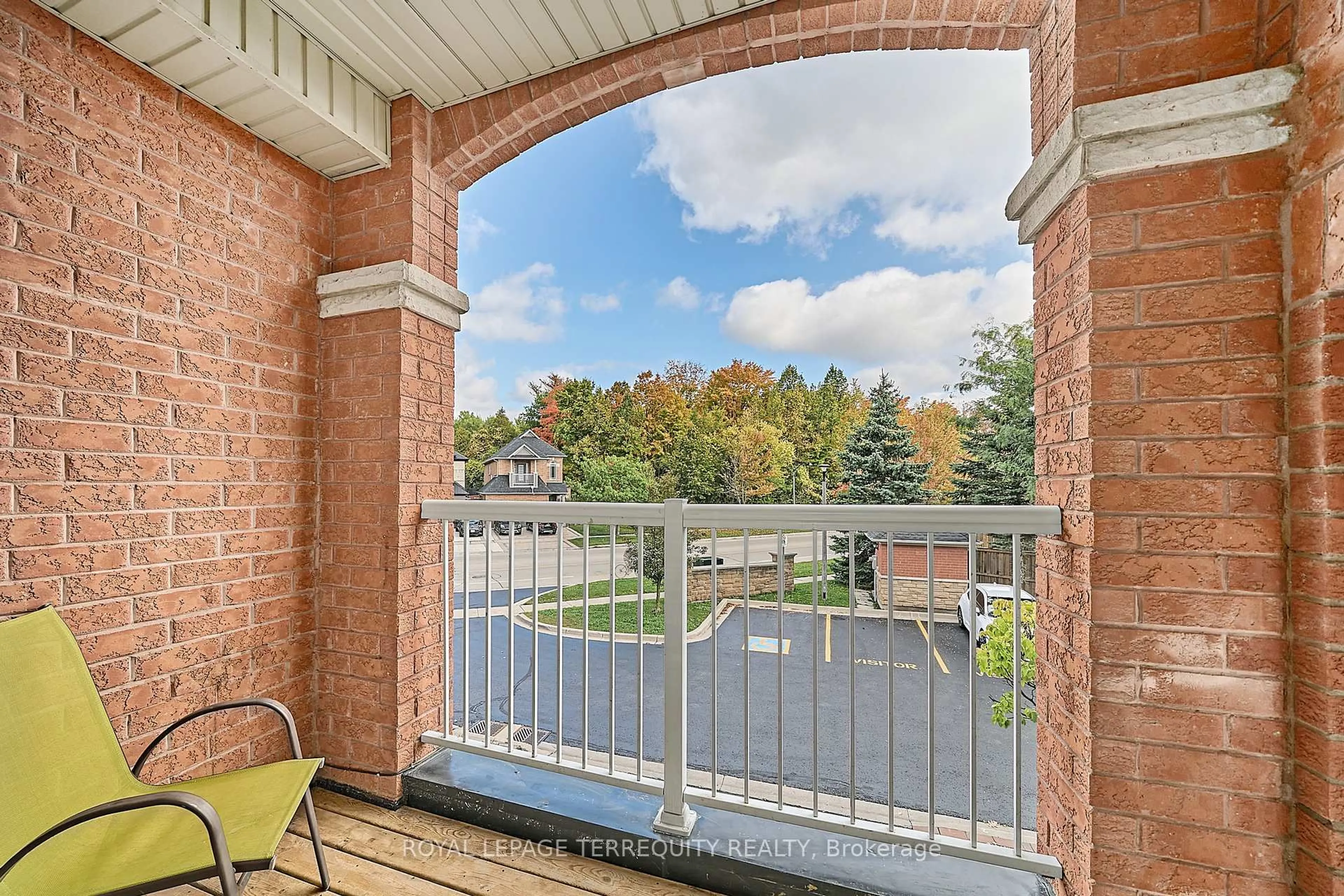 Patio, water/lake/river/ocean view for 301 Strouds Lane #5, Pickering Ontario L1V 7J1