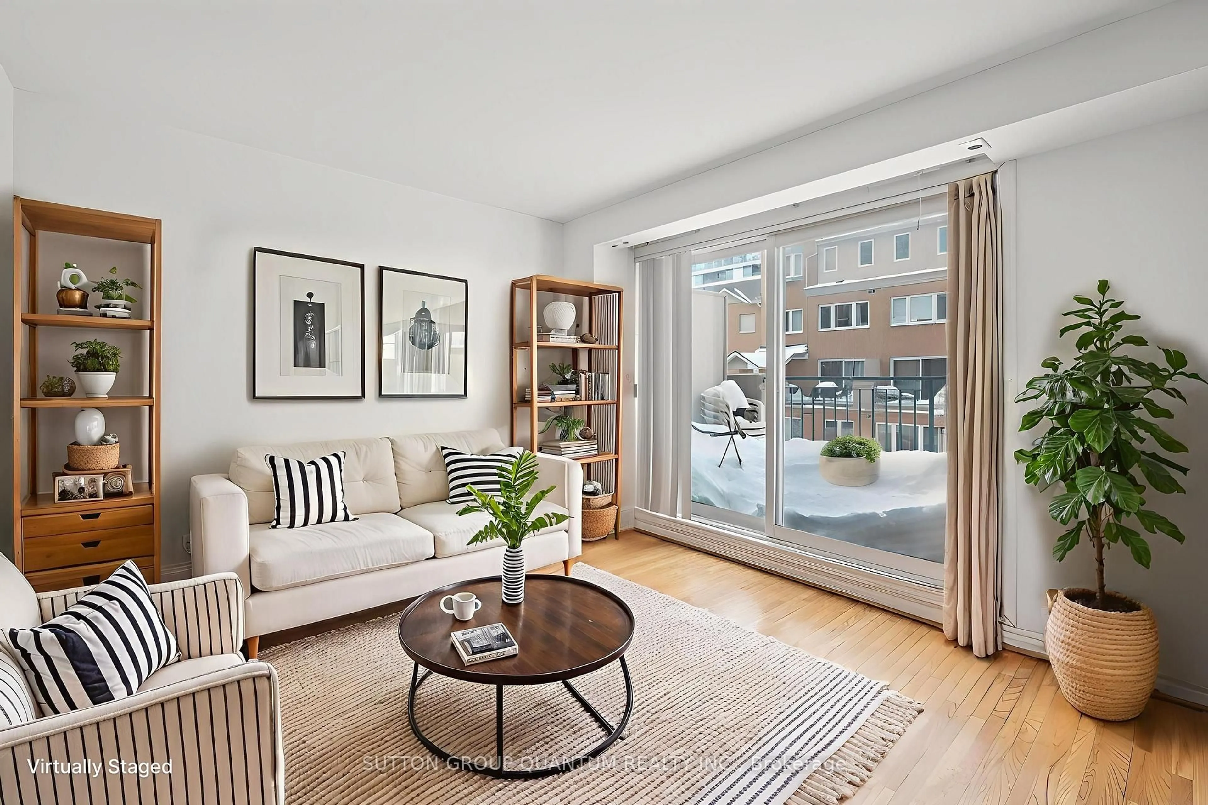 Living room with furniture, unknown for 119 Omni Dr #7, Toronto Ontario M1P 5A6