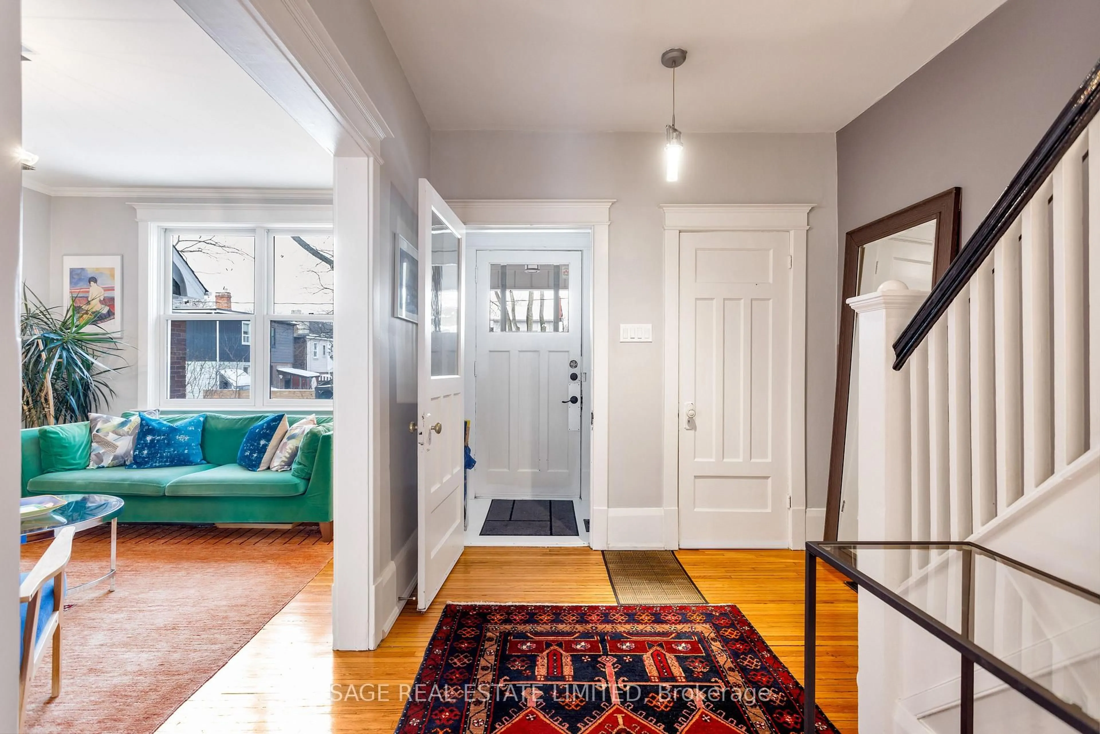 Indoor entryway for 124 Alton Ave, Toronto Ontario M4L 2M2