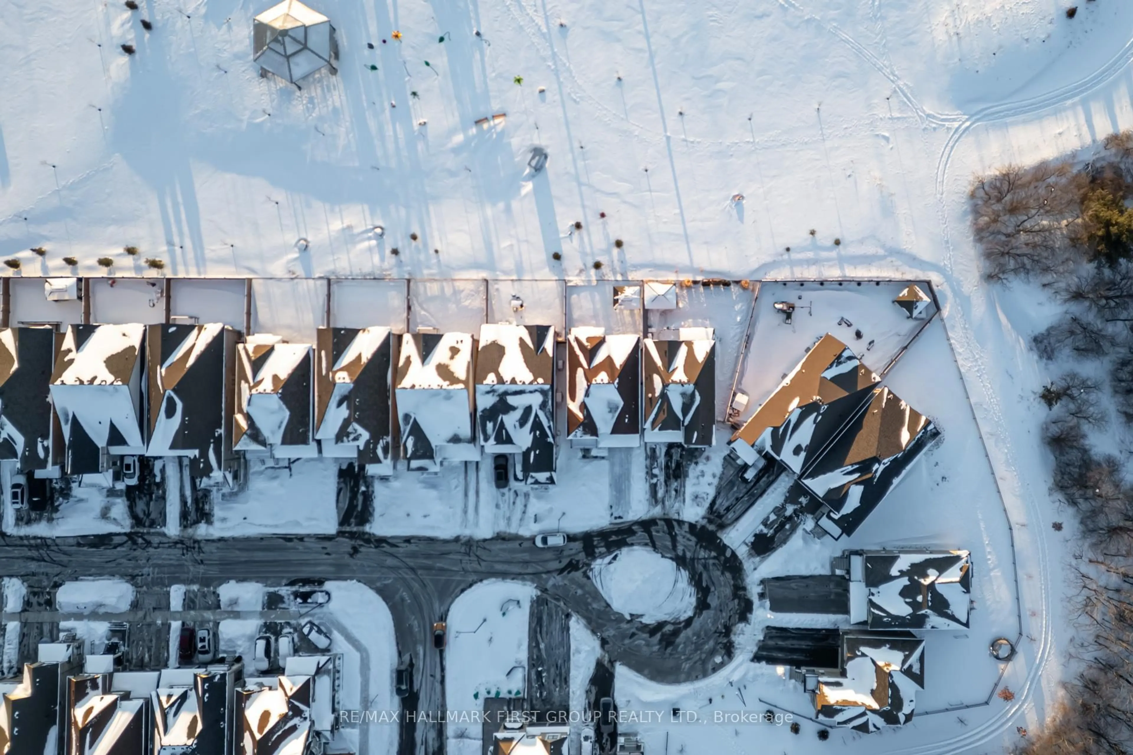 Unknown for 20 Capstan Crt, Whitby Ontario L1P 0K5