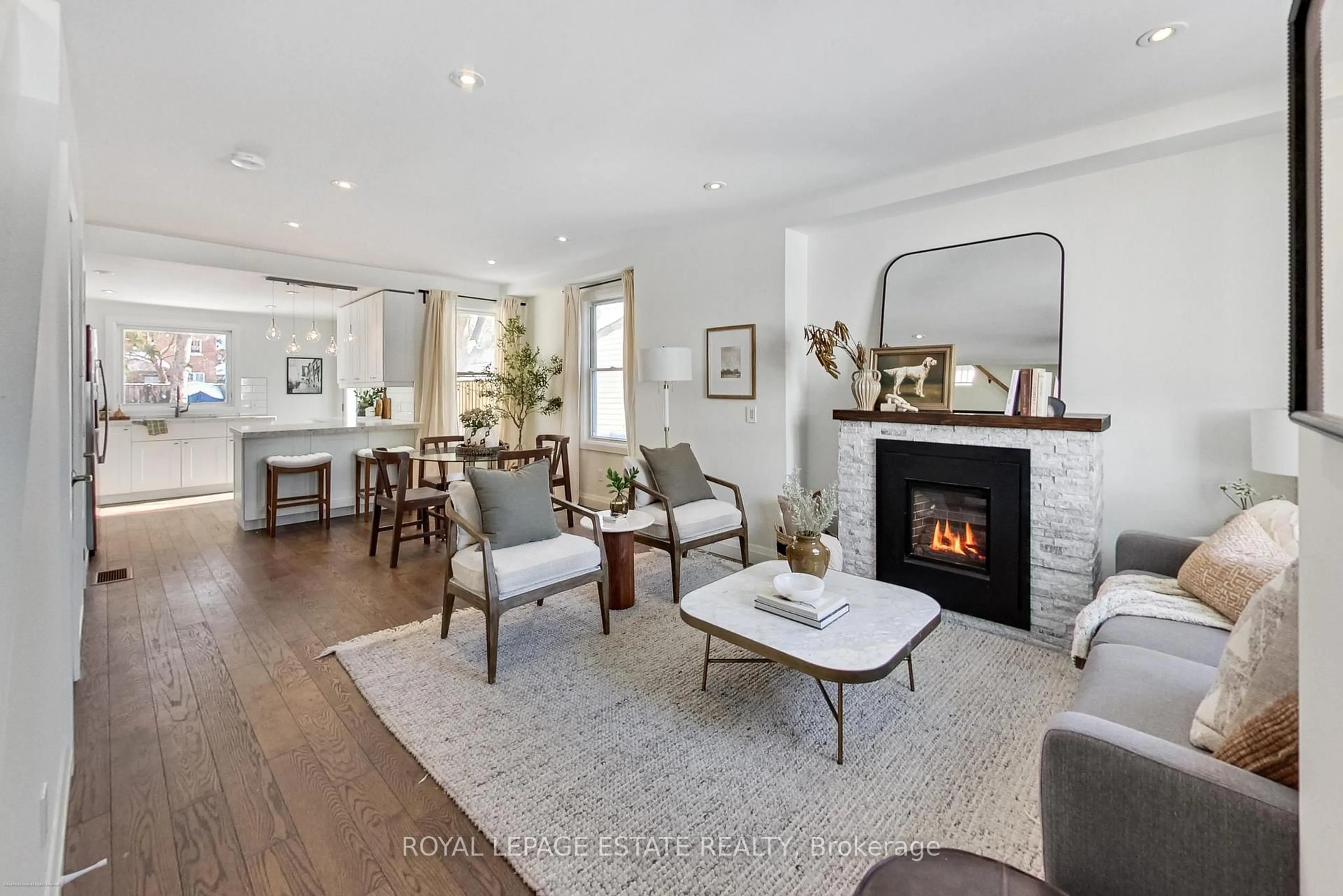 Living room with furniture, unknown for 25 Coleridge Ave, Toronto Ontario M4C 4H4