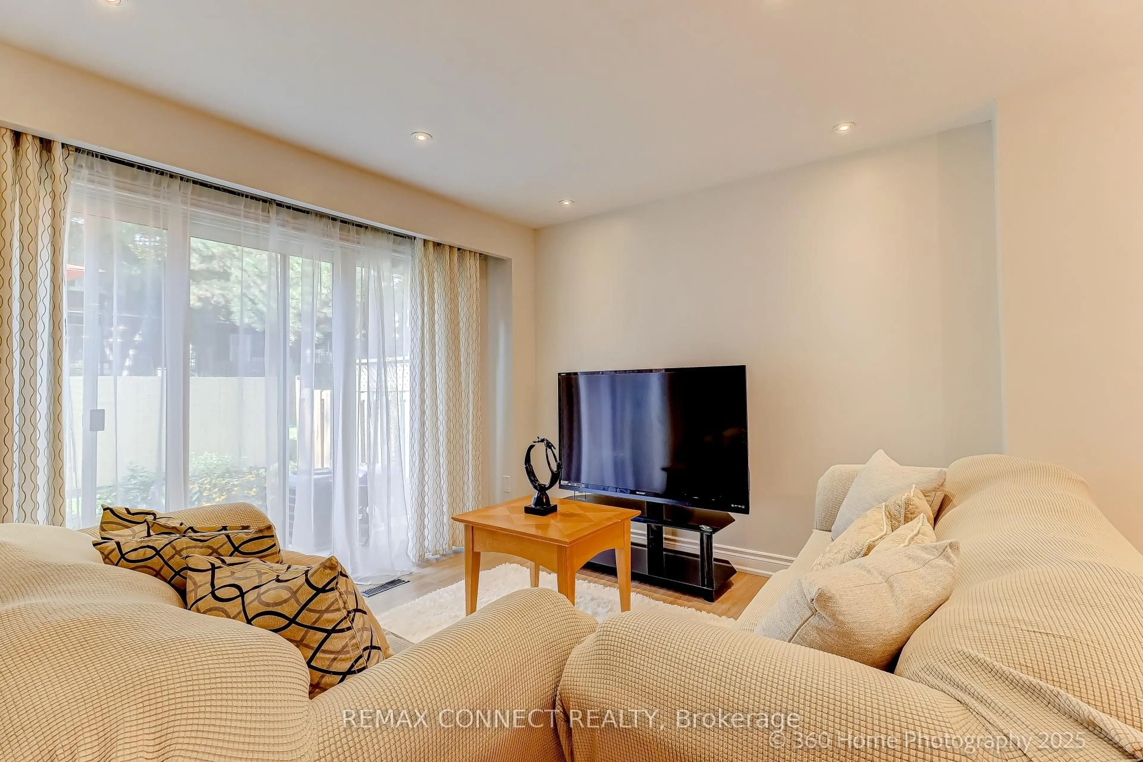 Living room with furniture, unknown for 441 Military Tr #72, Toronto Ontario M1E 4E8