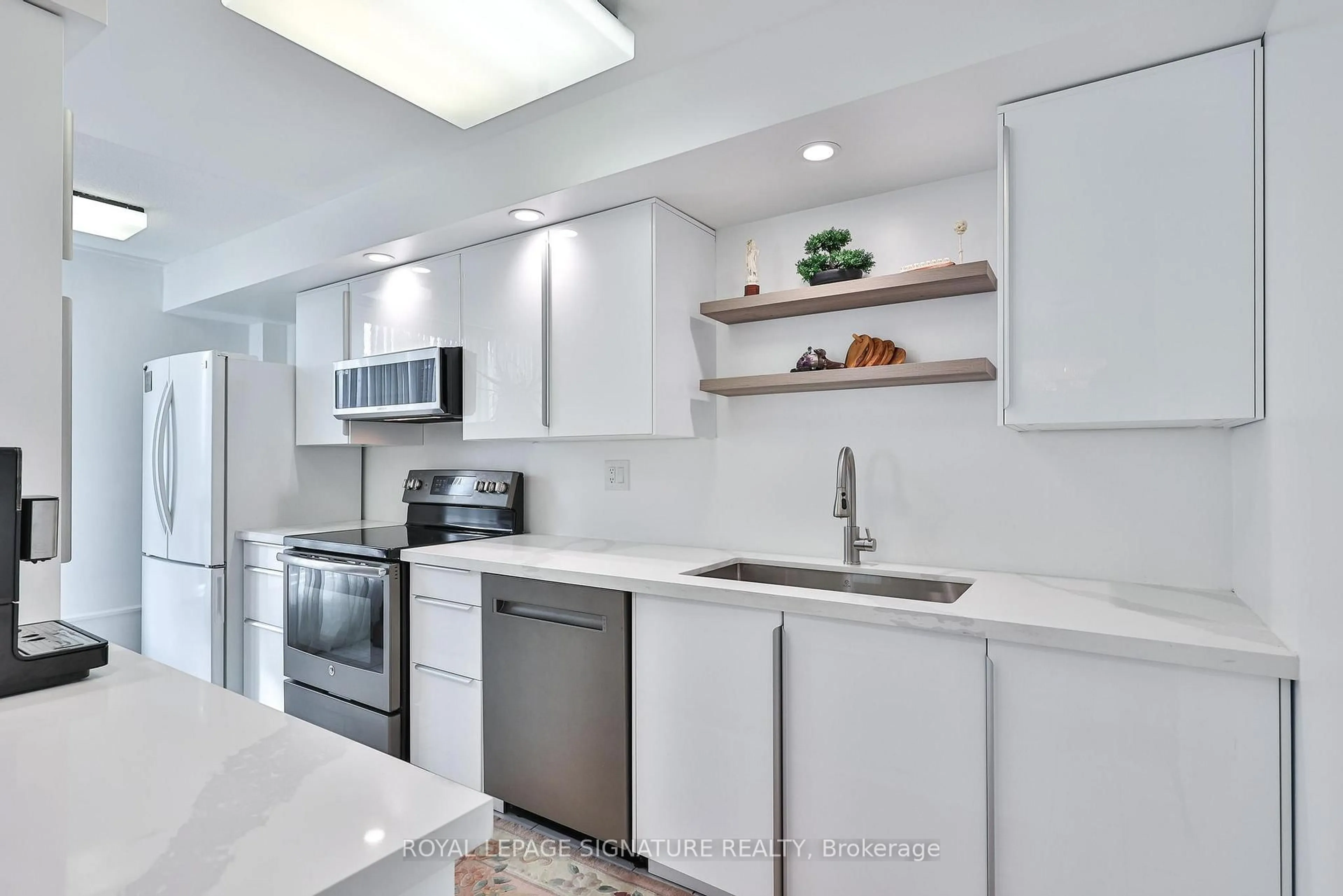 Unknown for 3233 Eglinton Ave #1208, Toronto Ontario M1J 3N6