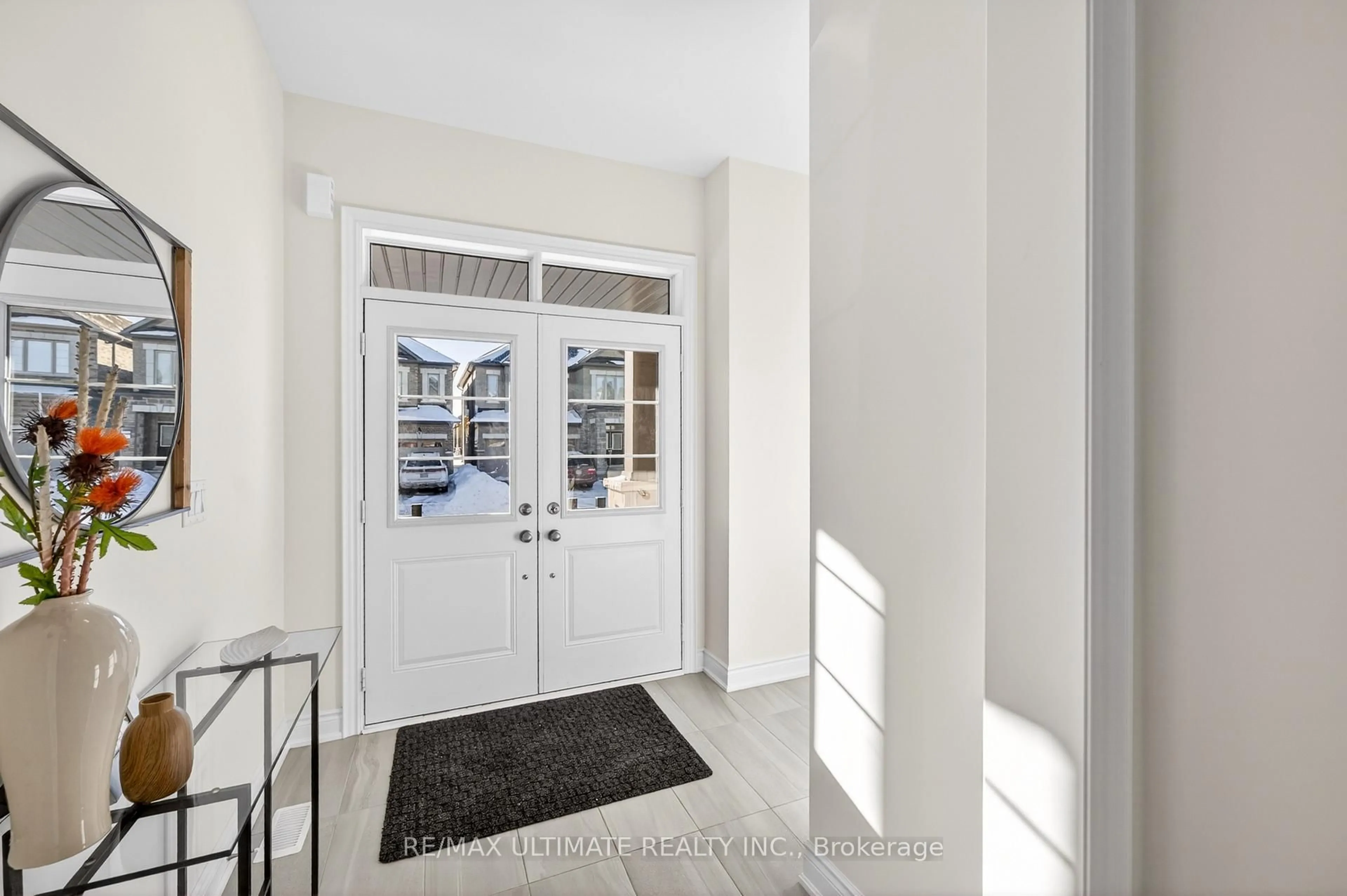 Indoor entryway for 6 Fire King Dr, Whitby Ontario L1P 0R4