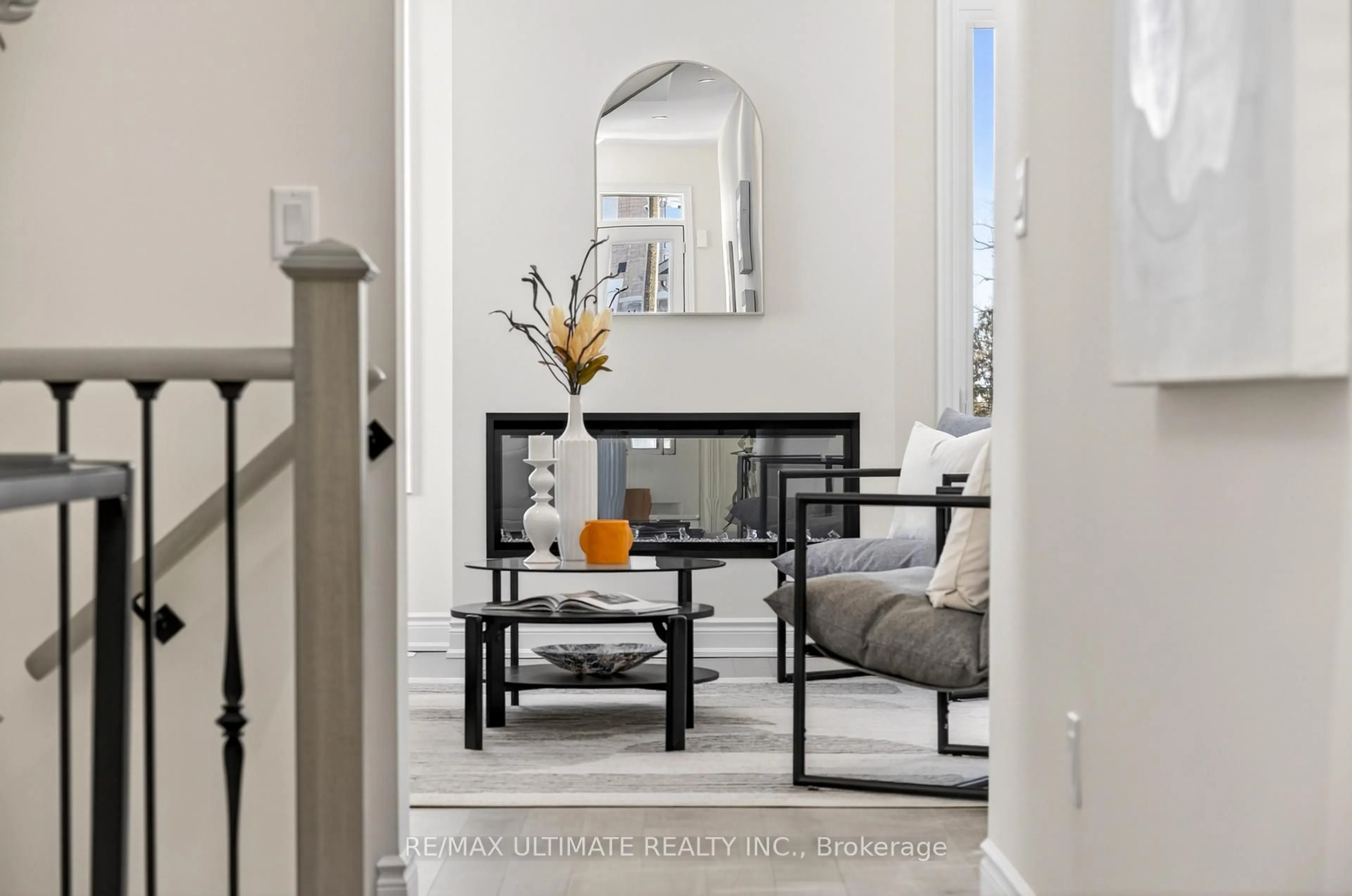 Indoor entryway for 21 Fire King Dr, Whitby Ontario L1P 0R4