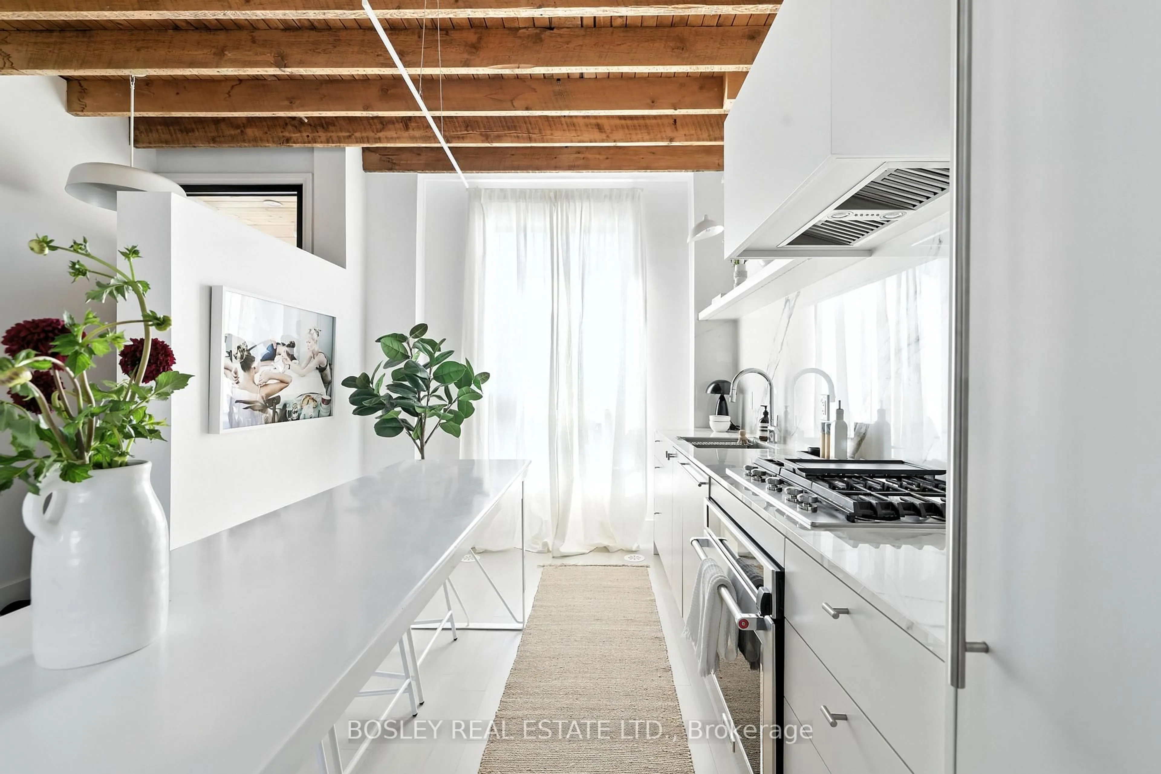 Contemporary kitchen, unknown for 137 Munro St, Toronto Ontario M4M 2B8