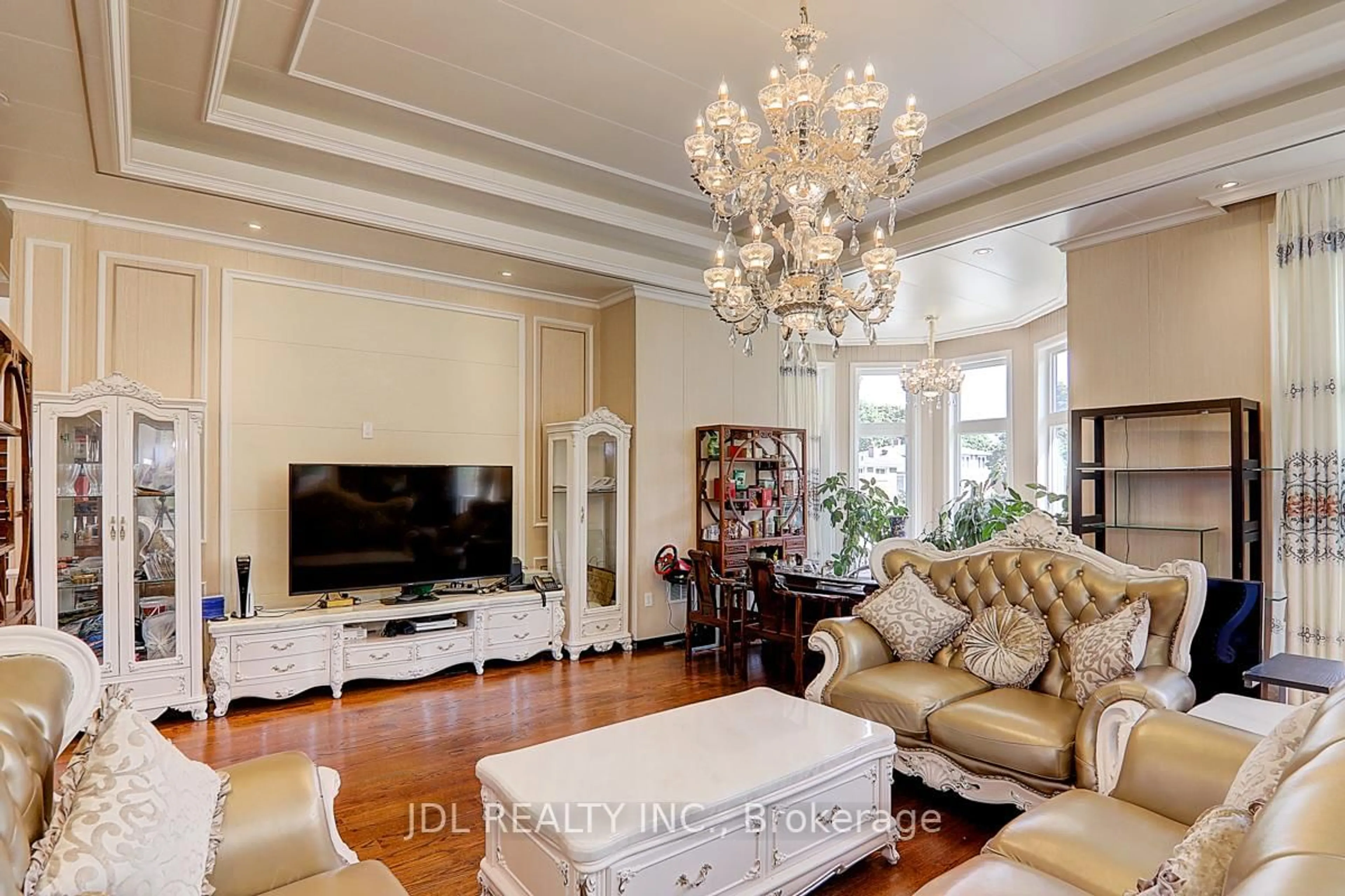 Living room with furniture, unknown for 80 Broomfield Dr, Toronto Ontario M1S 2W1