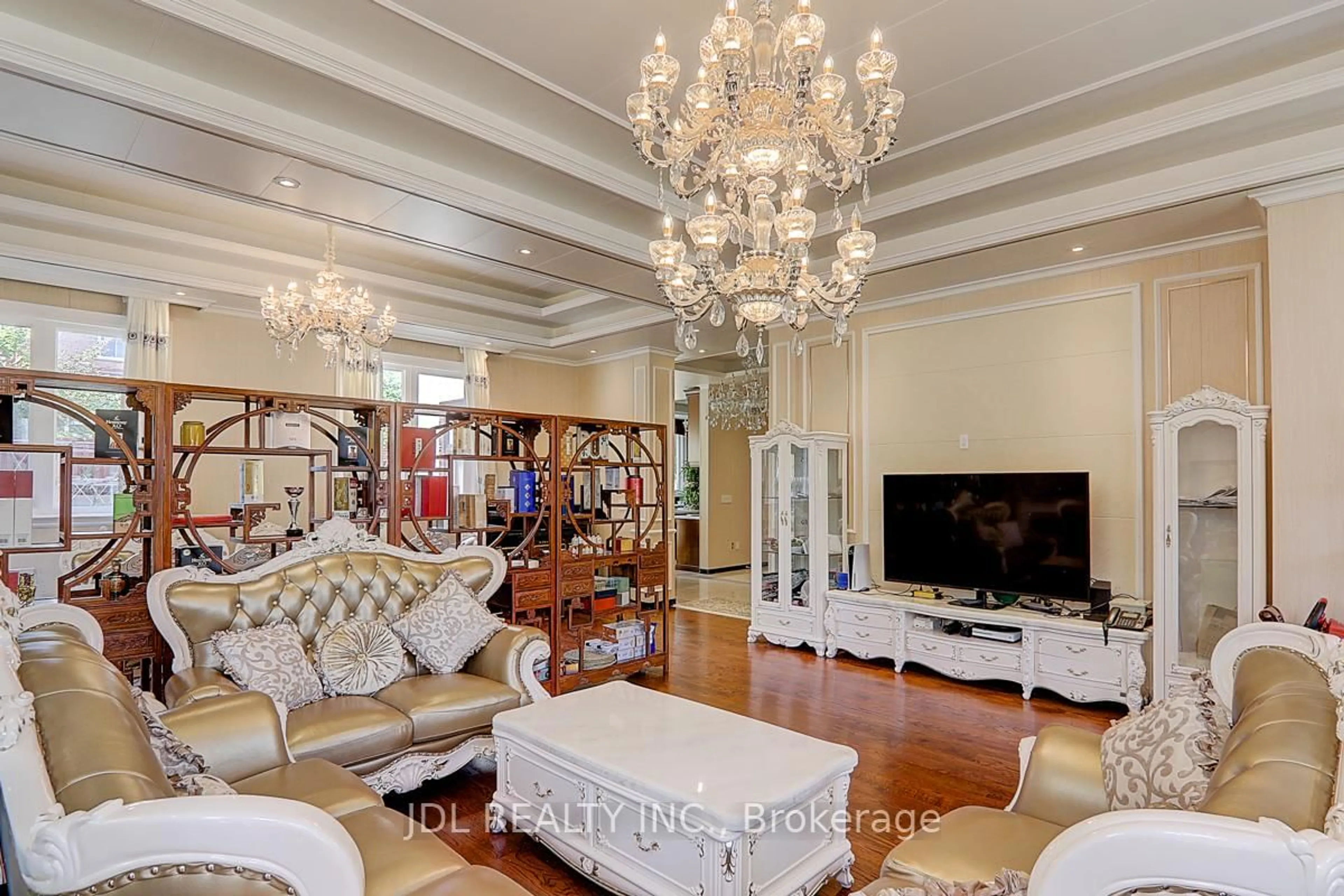 Living room with furniture, unknown for 80 Broomfield Dr, Toronto Ontario M1S 2W1