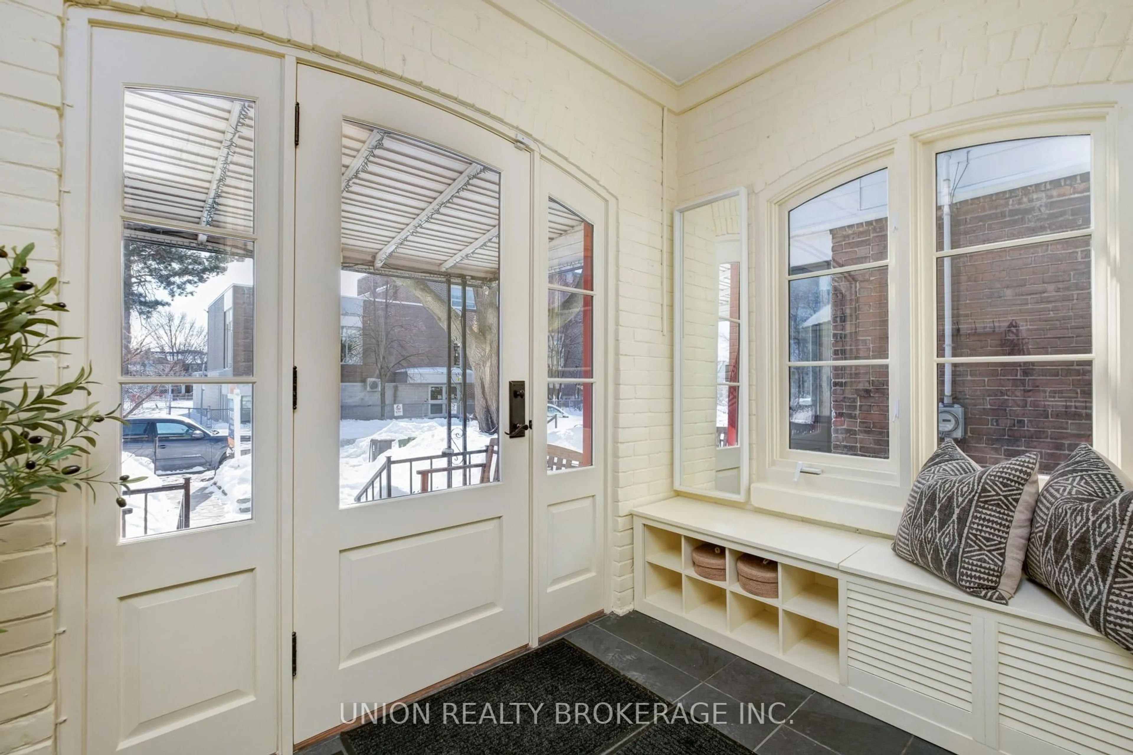 Indoor entryway for 38 Earl Haig Ave, Toronto Ontario M4C 1E1