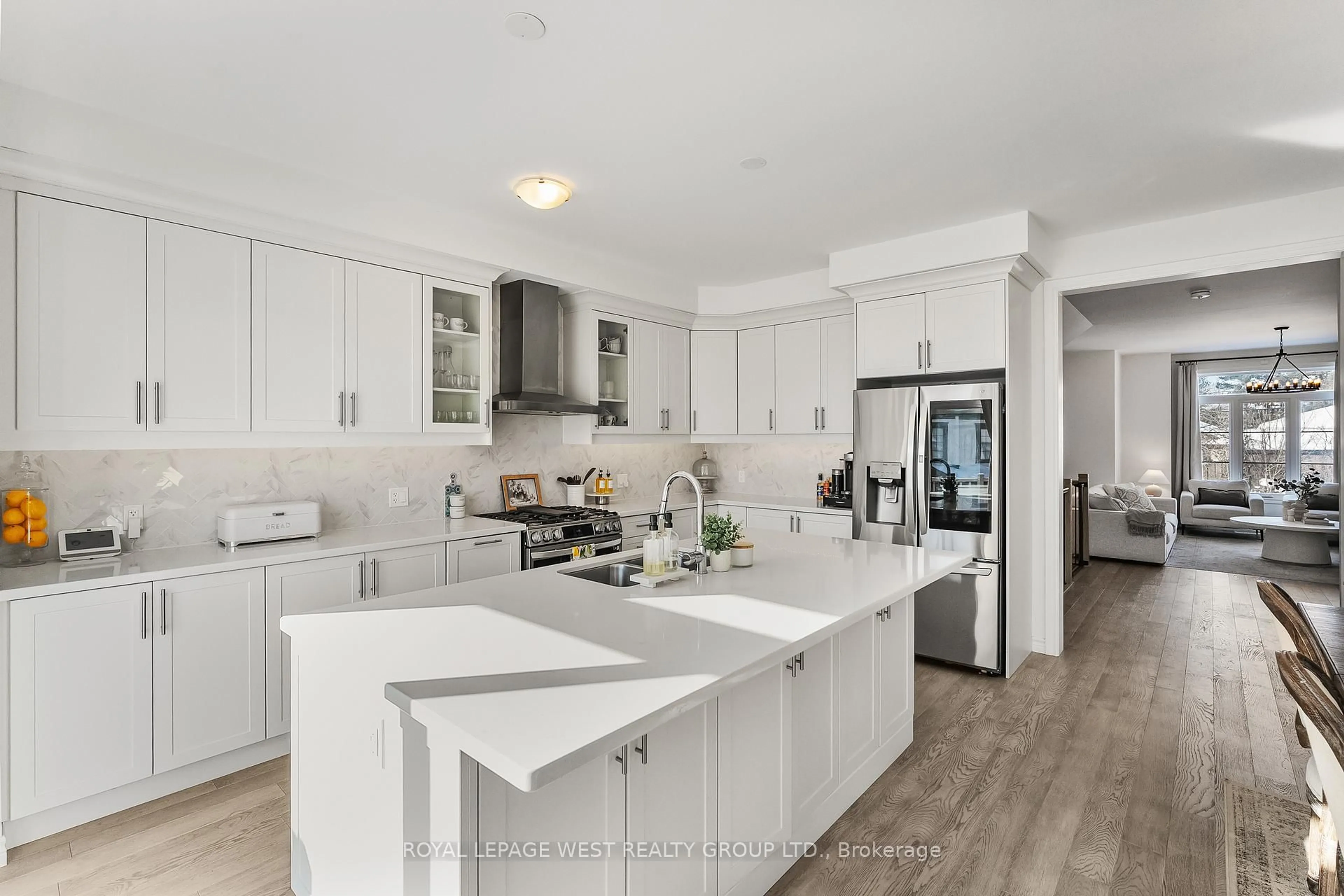 Open concept kitchen, ceramic/tile floor for 15 Shand Lane, Scugog Ontario L9L 0C7